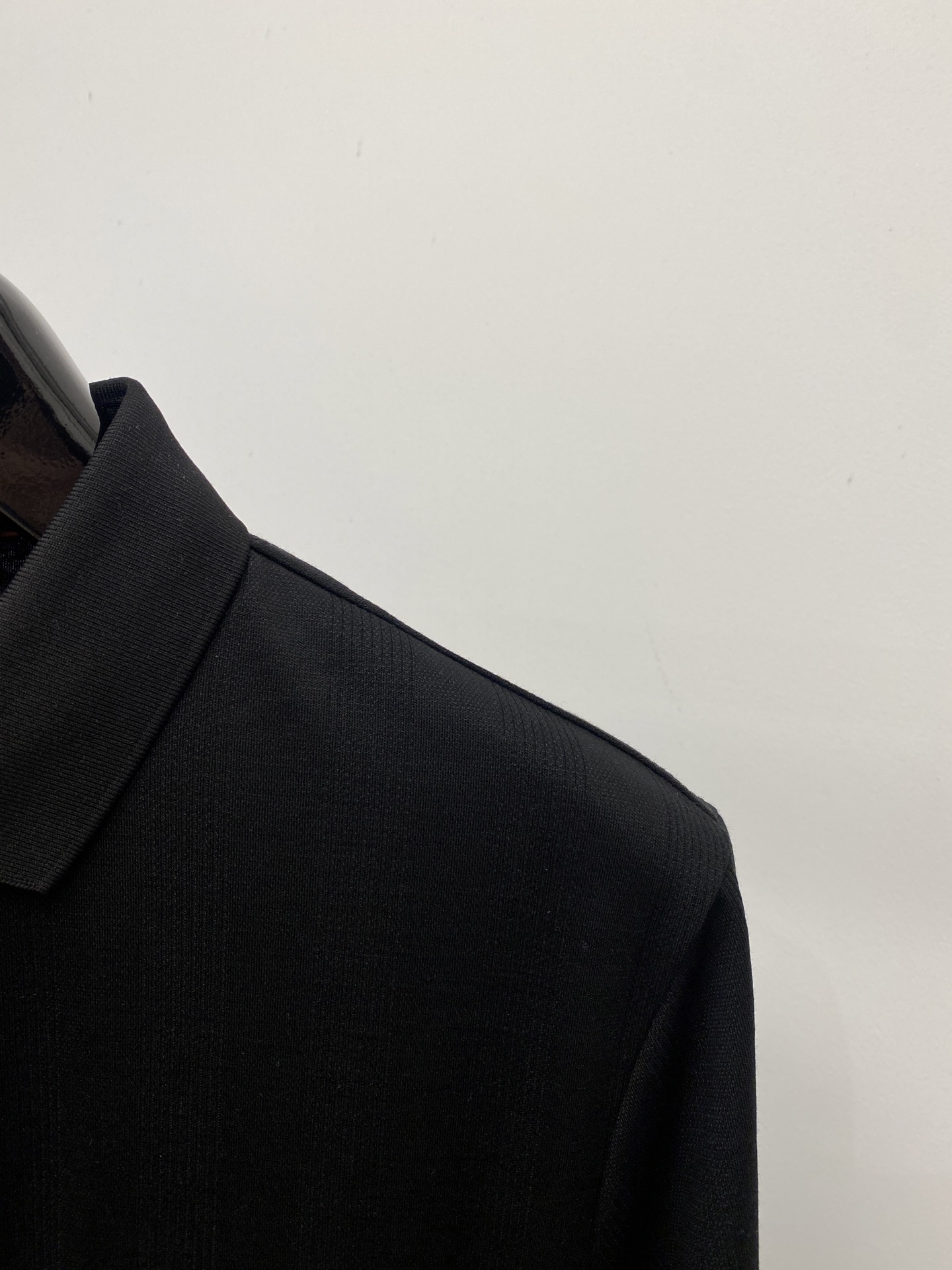 Loro Piana、2026新品短袖T恤，帅气时尚，胸前精致刺绣字母logo，简约百搭款。面料棉 不仅
