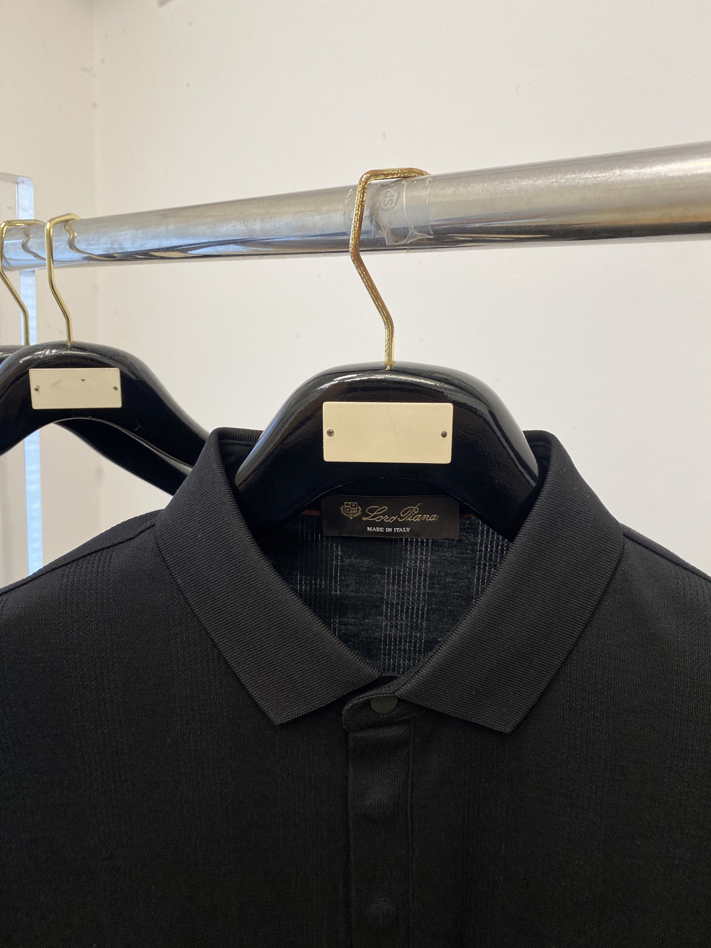 Loro Piana、2026新品短袖T恤，帅气时尚，胸前精致刺绣字母logo，简约百搭款。面料棉 不仅