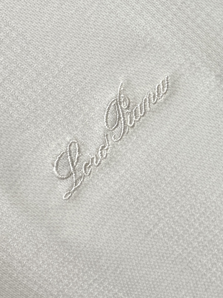 Loro Piana、2026新品短袖T恤，帅气时尚，胸前精致刺绣字母logo，简约百搭款。面料棉 不仅
