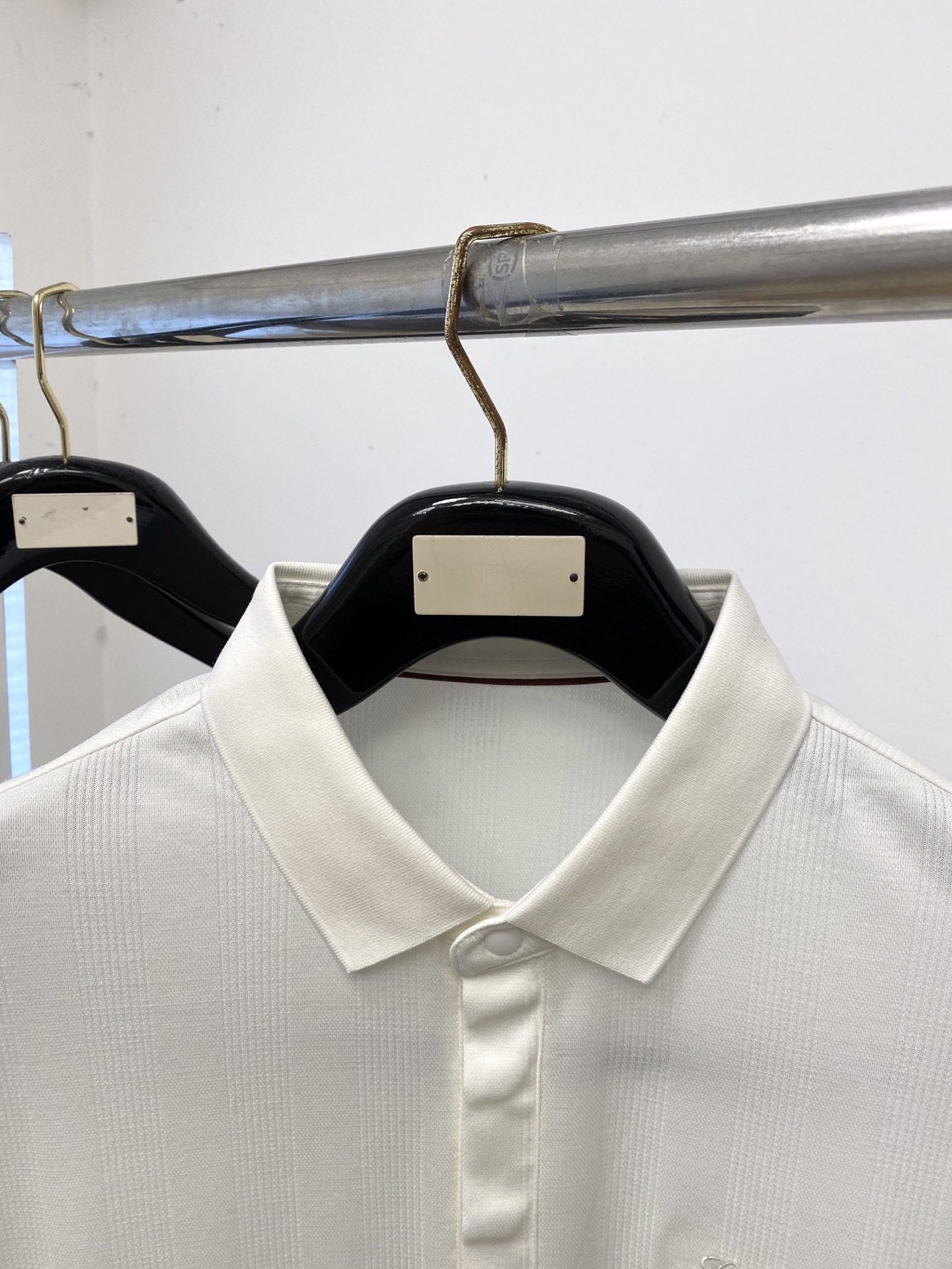 Loro Piana、2026新品短袖T恤，帅气时尚，胸前精致刺绣字母logo，简约百搭款。面料棉 不仅