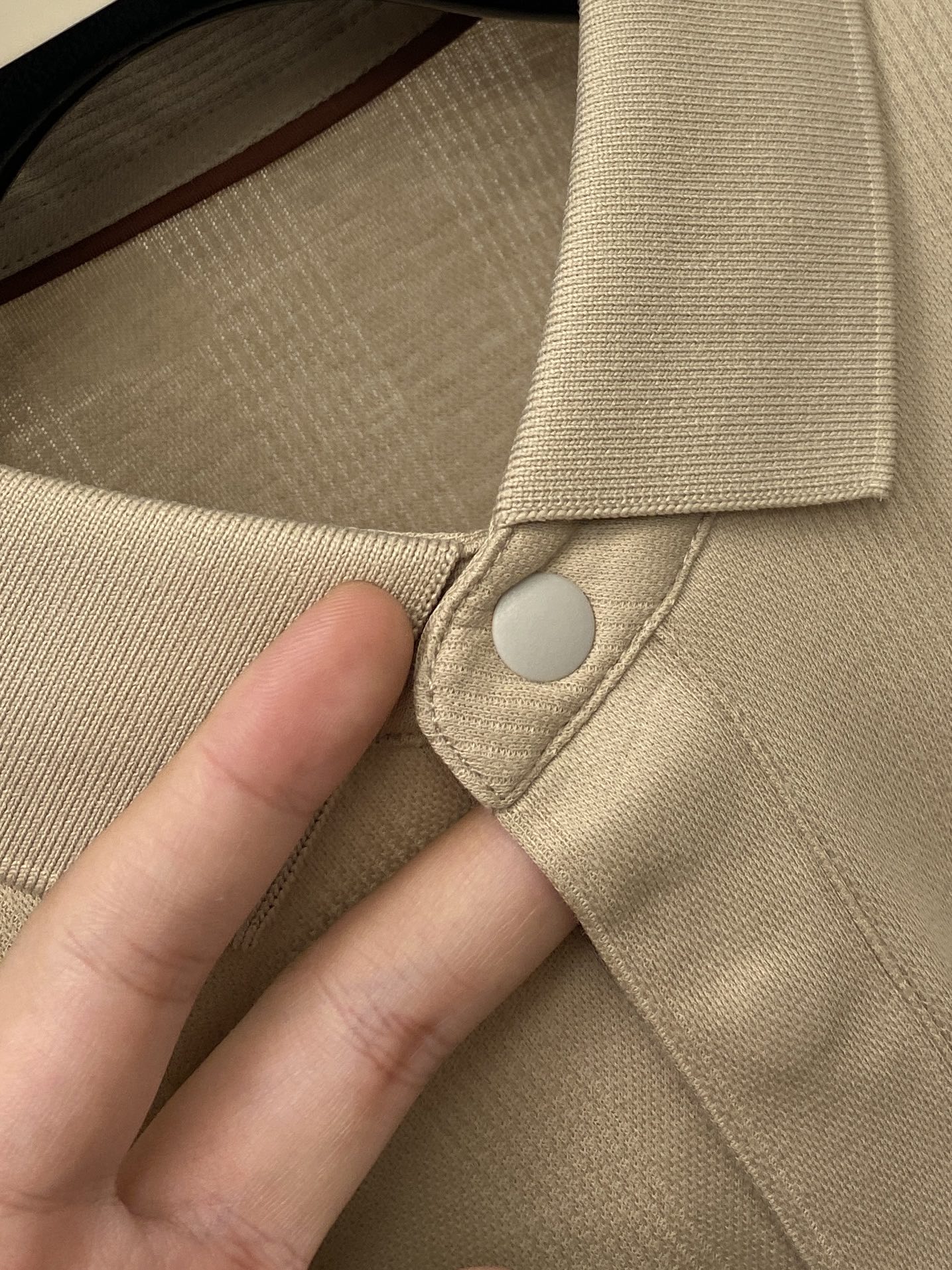 Loro Piana、2026新品短袖T恤，帅气时尚，胸前精致刺绣字母logo，简约百搭款。面料棉 不仅
