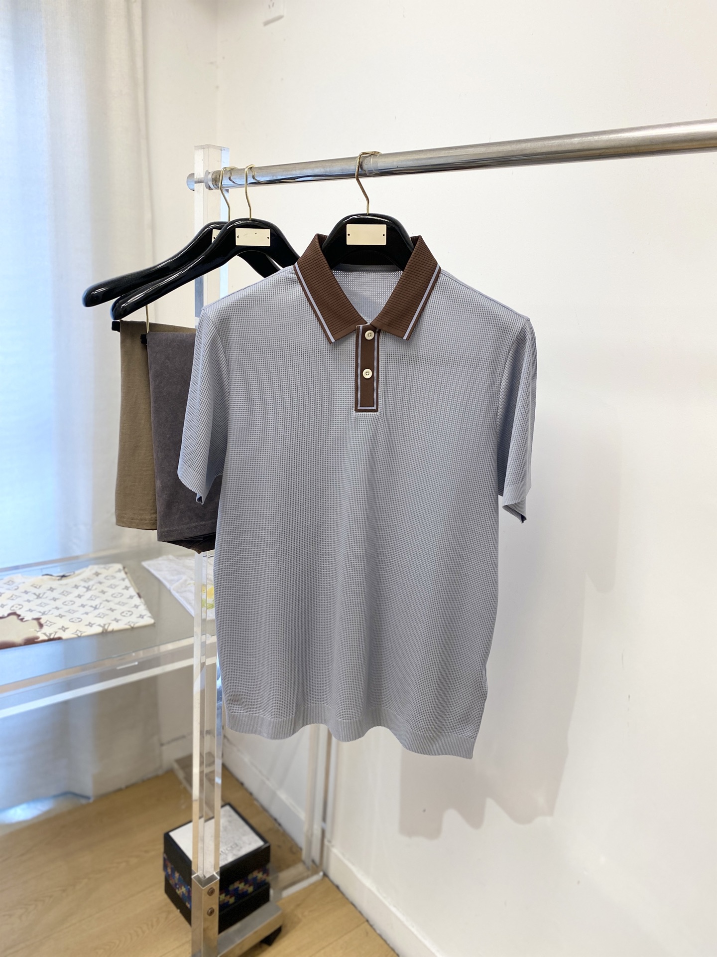 Loro Piana、2026新品短袖T恤，帅气时尚，简约百搭款。面料棉 不仅挺括，保持潮流的廓形，又穿