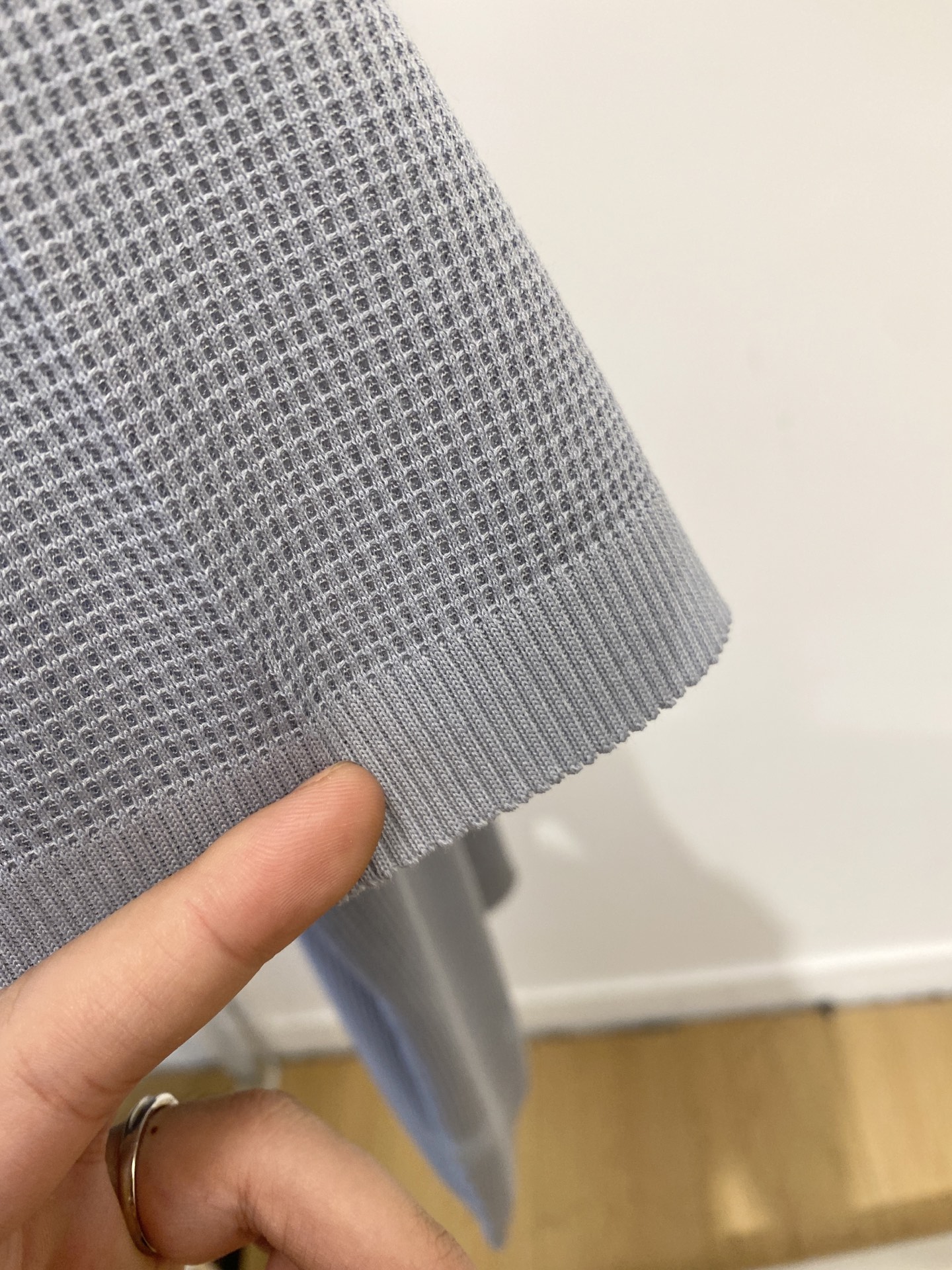 Loro Piana、2026新品短袖T恤，帅气时尚，简约百搭款。面料棉 不仅挺括，保持潮流的廓形，又穿