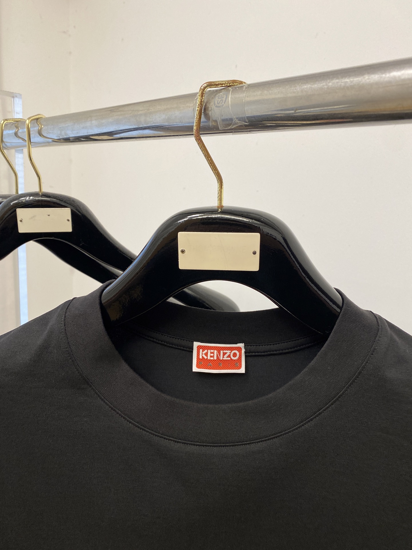 KENZO、2026新品短袖T恤，帅气时尚，胸前顶级印胶字母logo，简约百搭款。面料棉 不仅挺括，保持