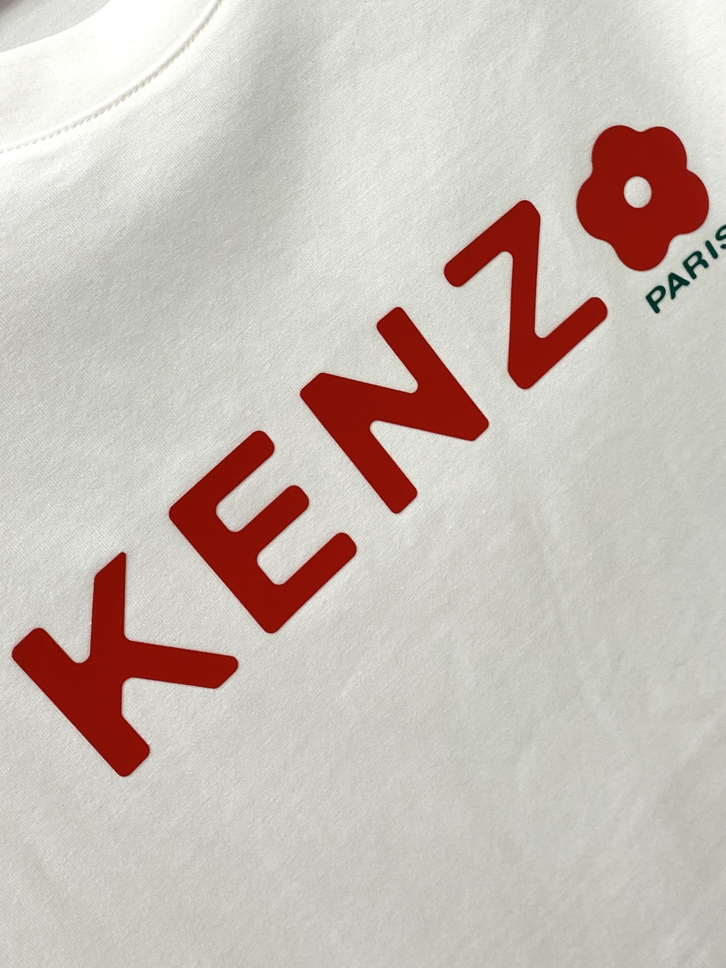 KENZO、2026新品短袖T恤，帅气时尚，胸前顶级印胶字母图案logo，简约百搭款。面料棉 不仅挺括，