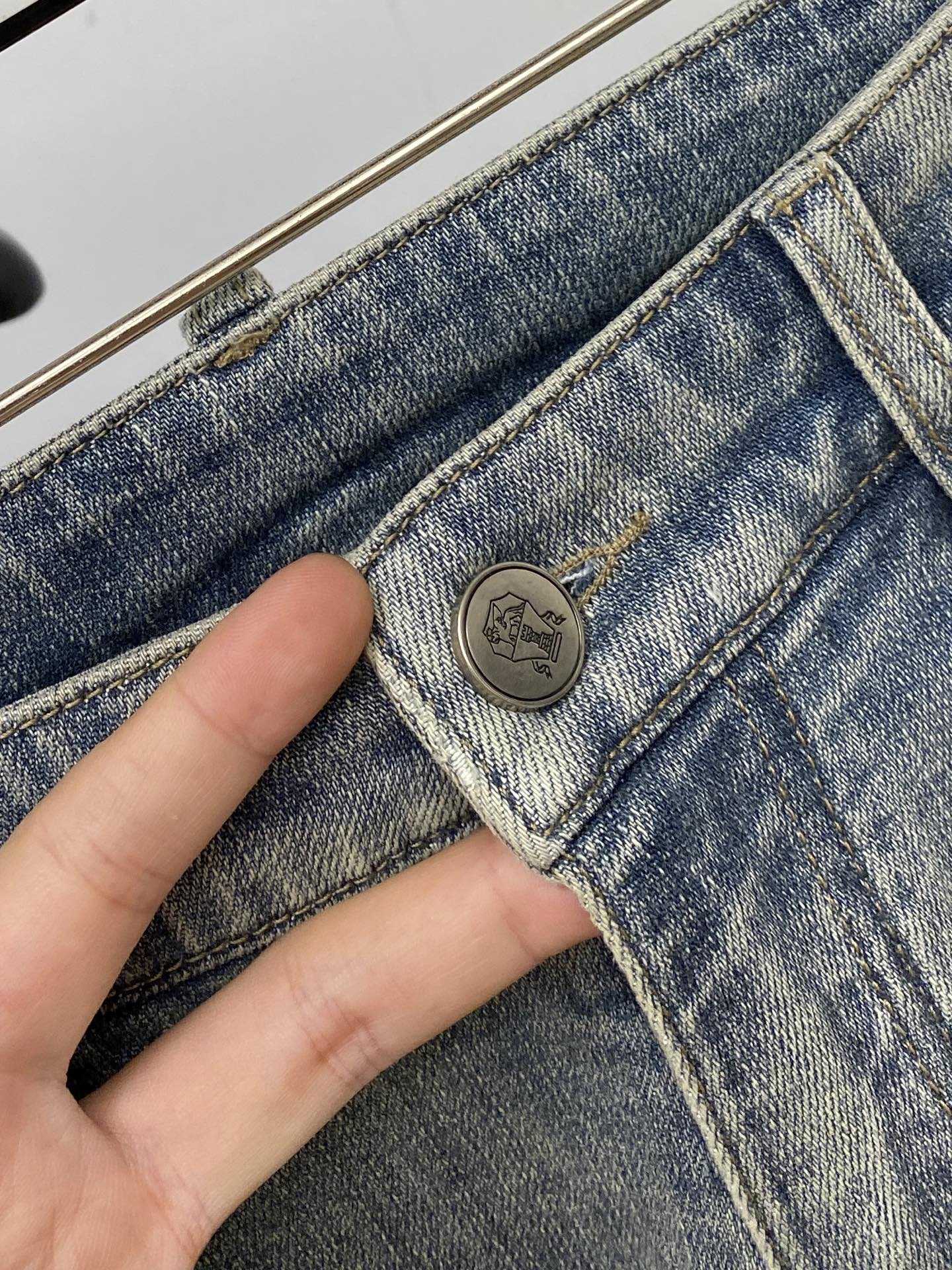 Brunello Cucinelli、2026最新品，专柜同步有售，原单狠货，水洗休闲牛仔裤，进口原版水