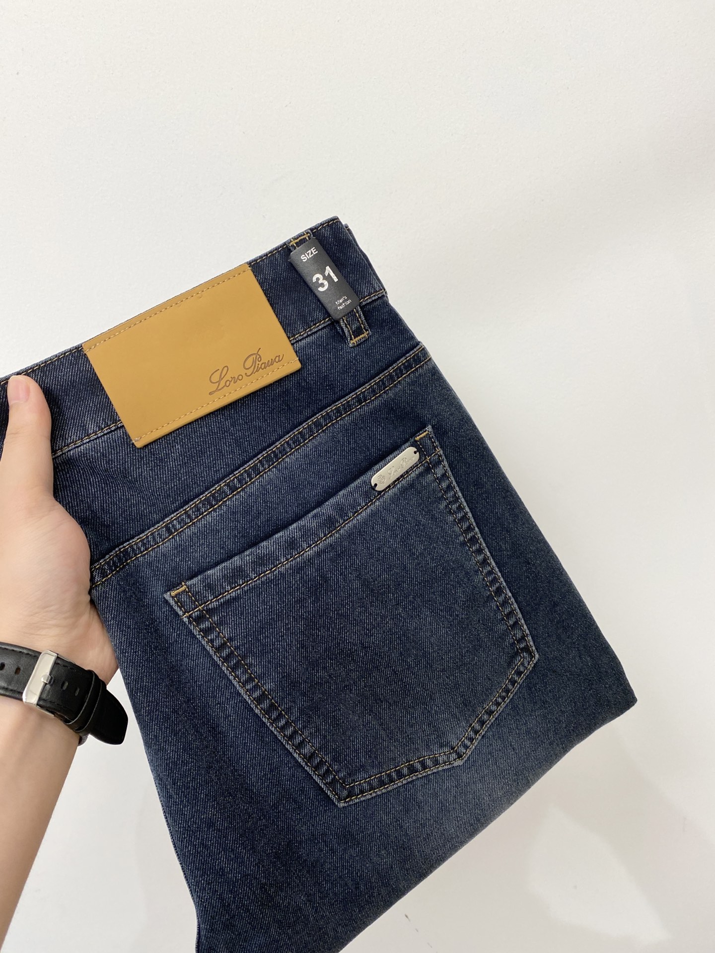 Loro Piana、2026最新品，专柜同步有售，原单狠货，水洗休闲牛仔裤，进口原版水洗弹力面料，舒适