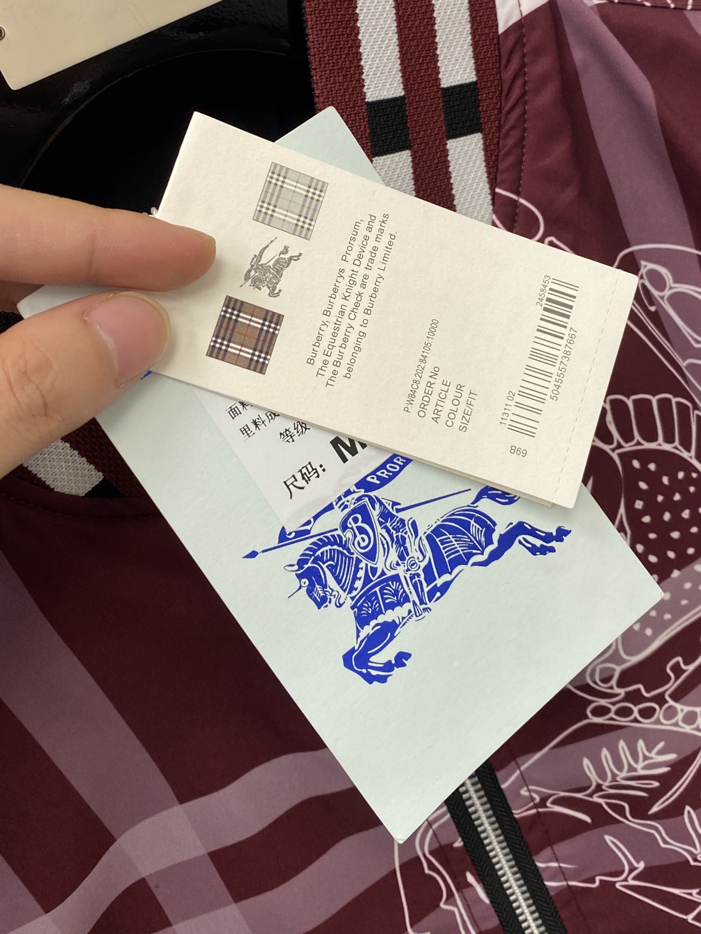 巴宝莉、2026新品双面穿夹克外套，时尚帅气，简约百搭款，原版五金辅料logo，定制原版面料，不仅挺括，