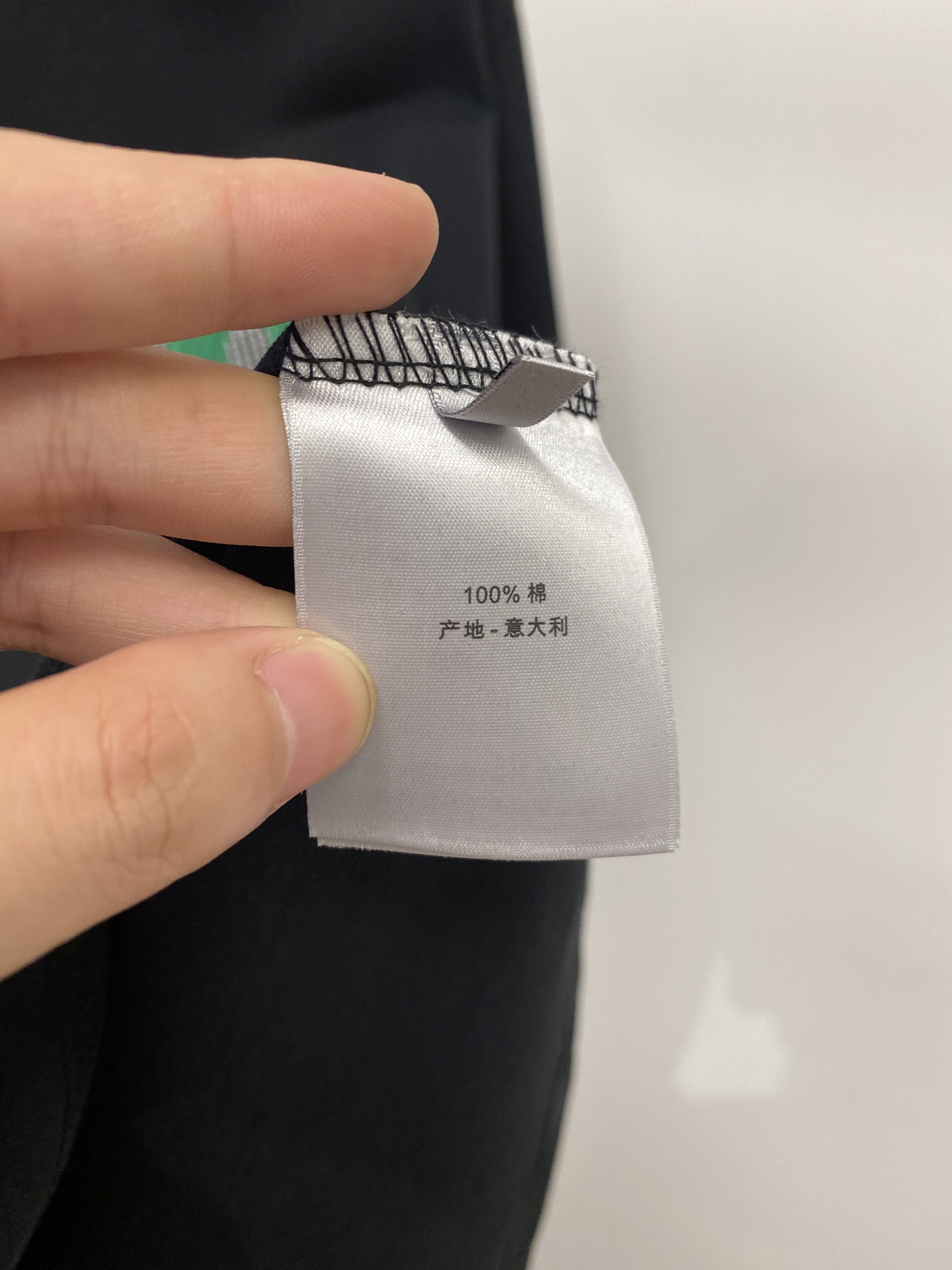 迪奥、2026新品短袖T恤，帅气时尚，胸前精致刺绣字母logo，简约百搭款。面料棉 不仅挺括，保持潮流的