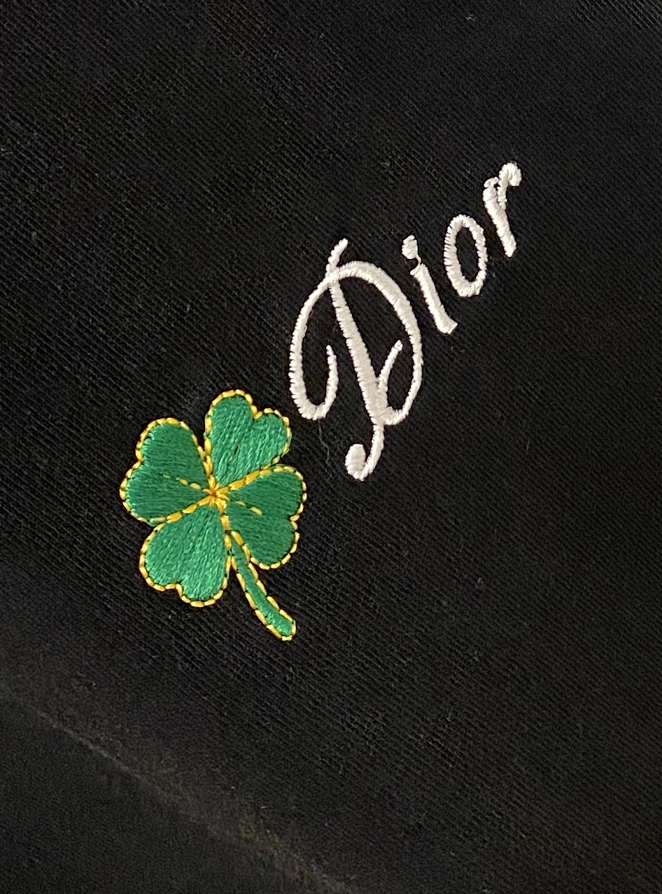 迪奥、2026新品短袖T恤，帅气时尚，衣下精致刺绣图案字母logo，简约百搭款。面料棉 不仅挺括，保持潮