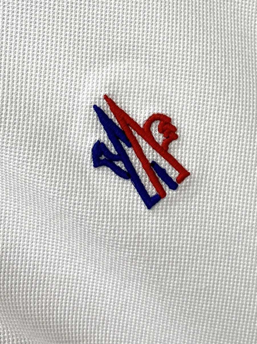 蒙口、2026新品短袖T恤，帅气时尚，胸前精致刺绣图案logo，简约百搭款。面料棉 不仅挺括，保持潮流的