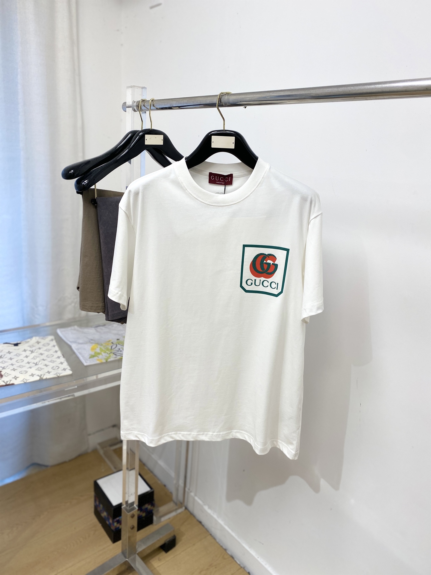古奇、2026新品短袖T恤，帅气时尚，胸前顶级印胶字母logo，简约百搭款。面料棉 不仅挺括，保持潮流的