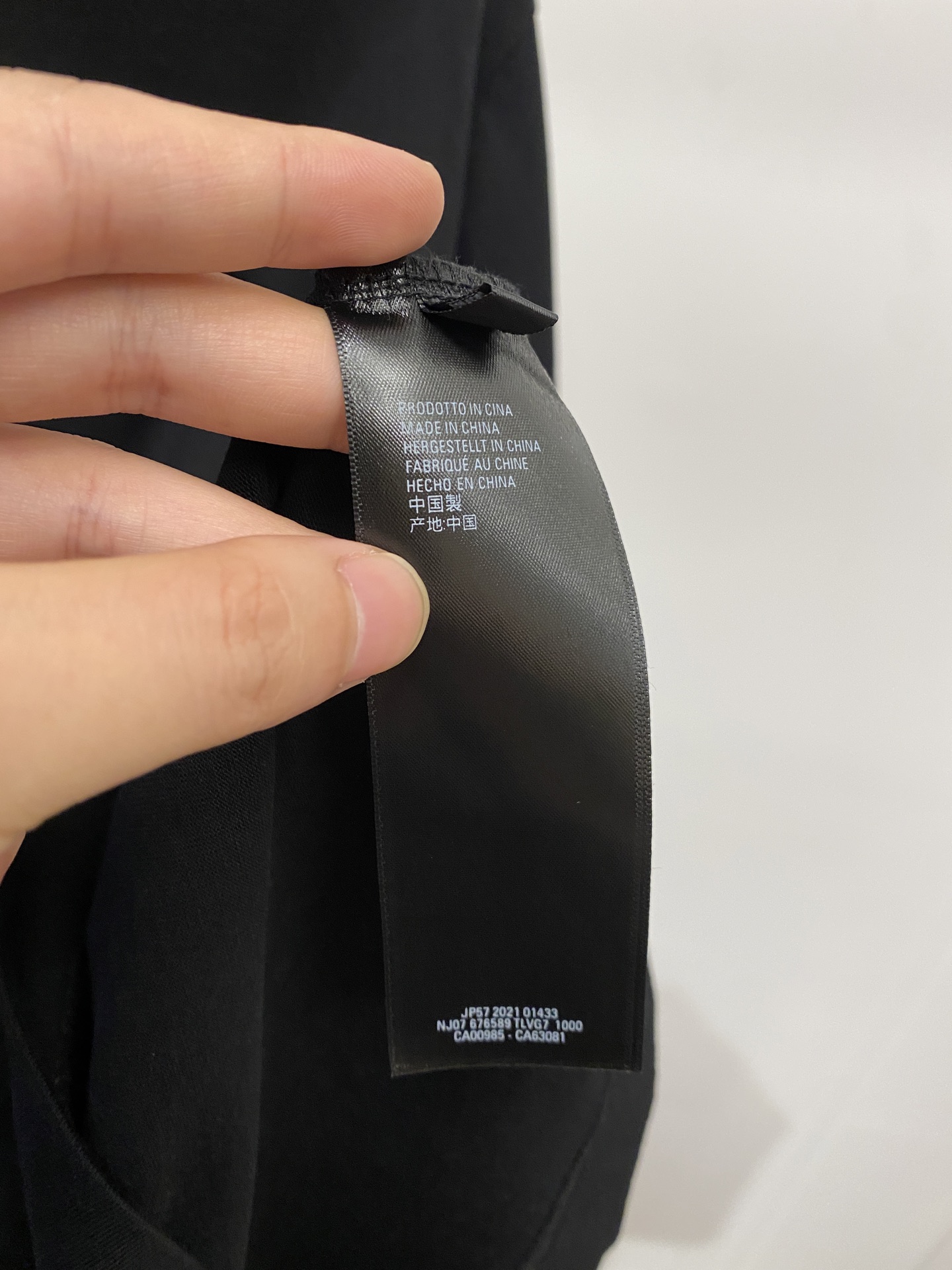 AMIRI、2026新品短袖T恤，帅气时尚，胸前精致刺绣图案logo，简约百搭款。面料棉 不仅挺括，保持
