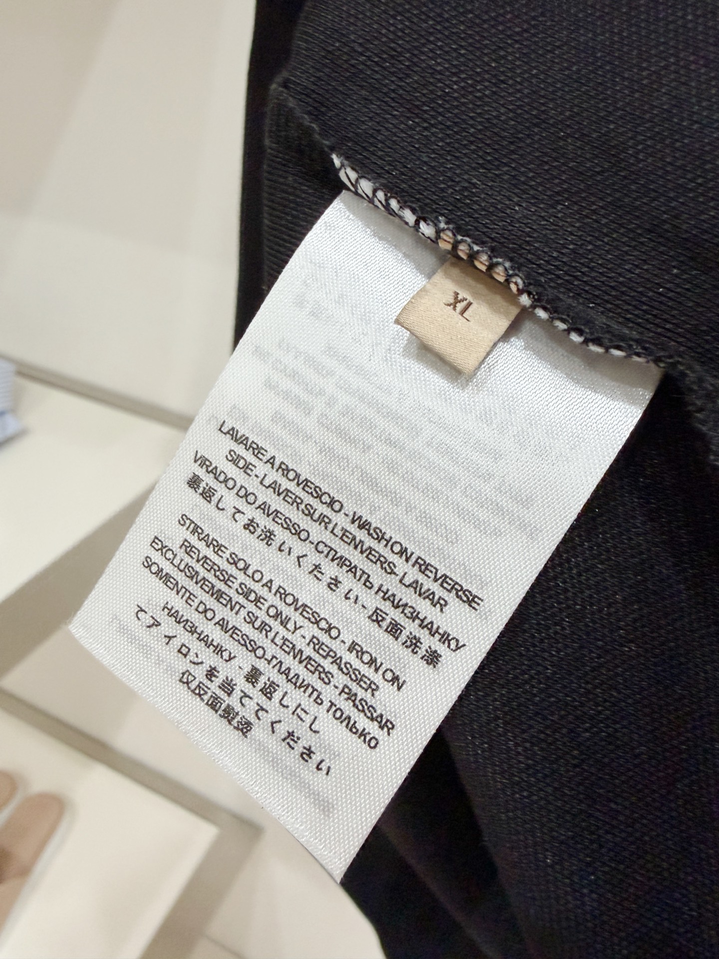 巴宝莉、2026新品短袖T恤，帅气时尚，胸前精致刺绣字母图案logo，简约百搭款。面料棉 不仅挺括，保持潮流的廓形，又穿