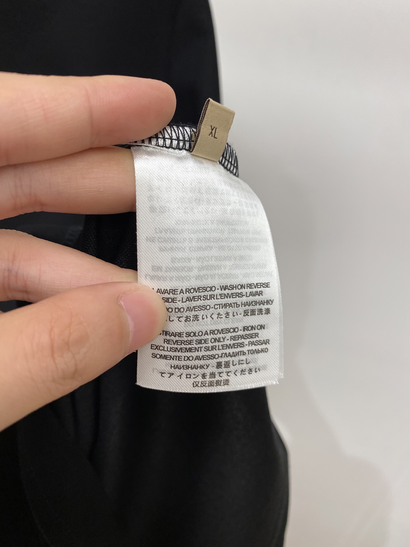 TB、2026新品短袖T恤，帅气时尚，胸前精致刺绣图案logo，简约百搭款。面料棉 不仅挺括，保持潮流的