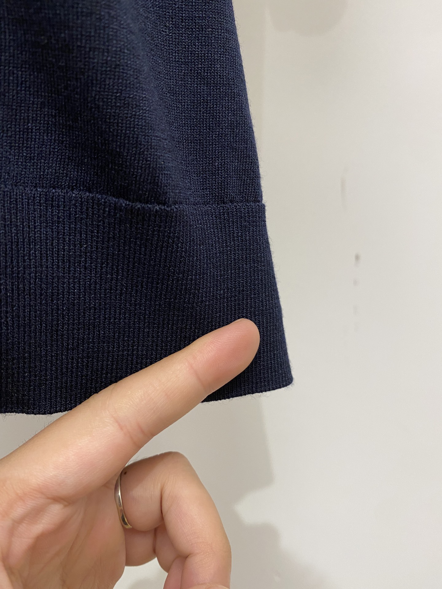 Loro Piana、2026新品短袖T恤，帅气时尚，胸前精致刺绣字母logo，简约百搭款。面料棉 不仅