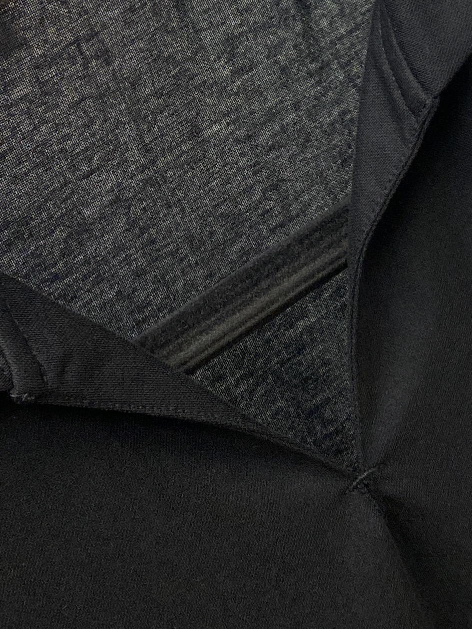 ￼ Loro Piana、2026新品短袖T恤，帅气时尚，胸前精致刺绣图案字母logo，简约百搭款。面料
