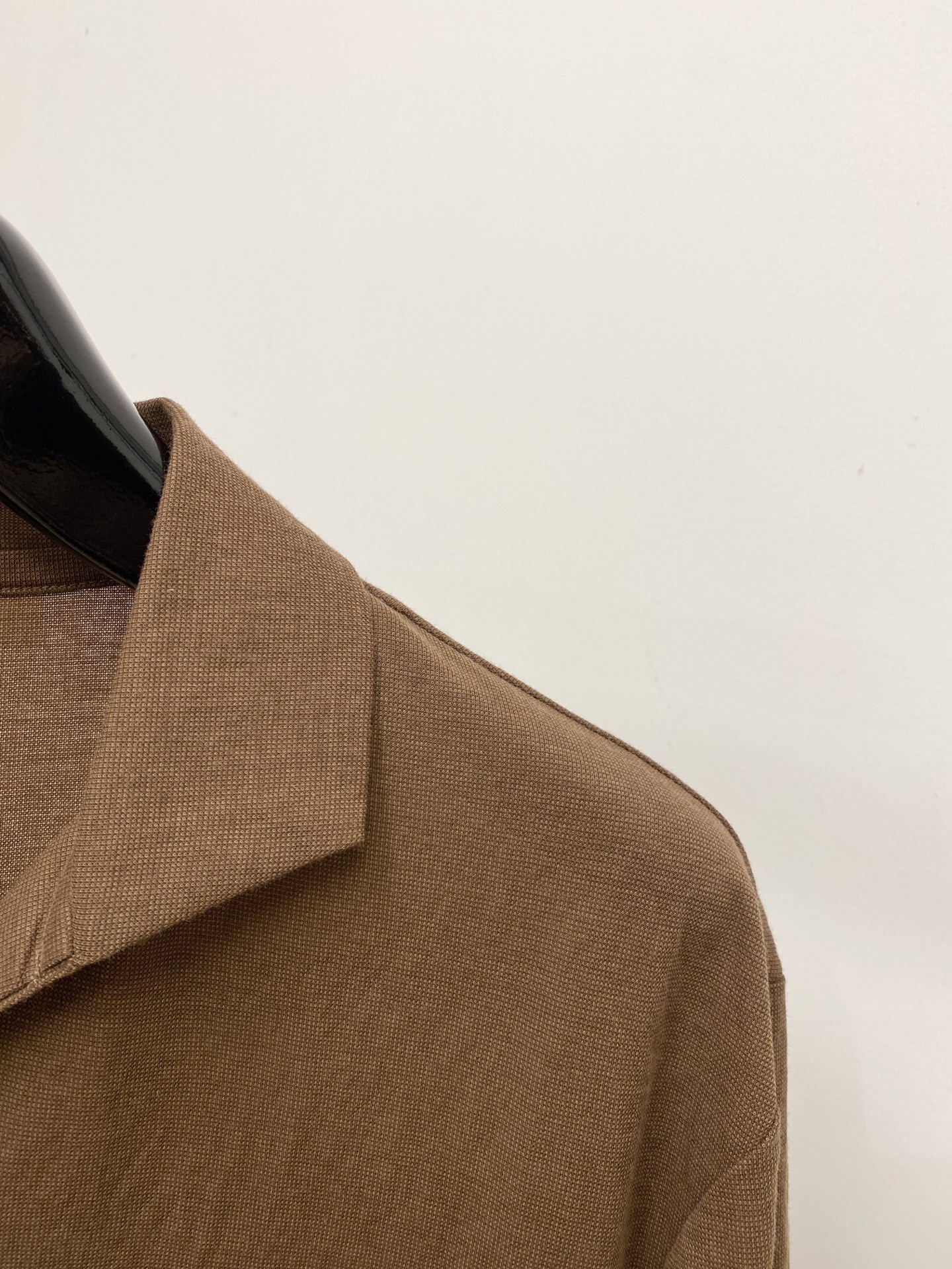 Loro Piana、2026新品短袖T恤，帅气时尚，胸前精致刺绣图案字母logo，简约百搭款。面料棉 