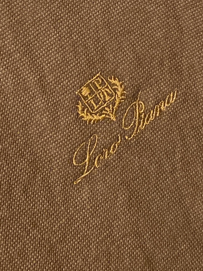 Loro Piana、2026新品短袖T恤，帅气时尚，胸前精致刺绣图案字母logo，简约百搭款。面料棉 