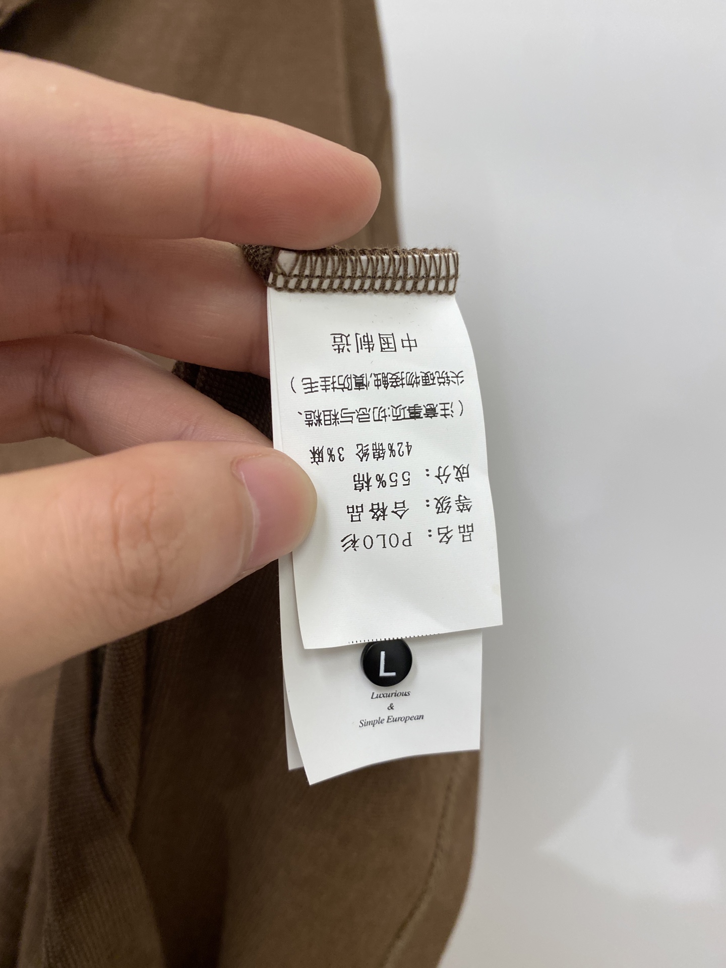 Loro Piana、2026新品短袖T恤，帅气时尚，胸前精致刺绣图案字母logo，简约百搭款。面料棉 