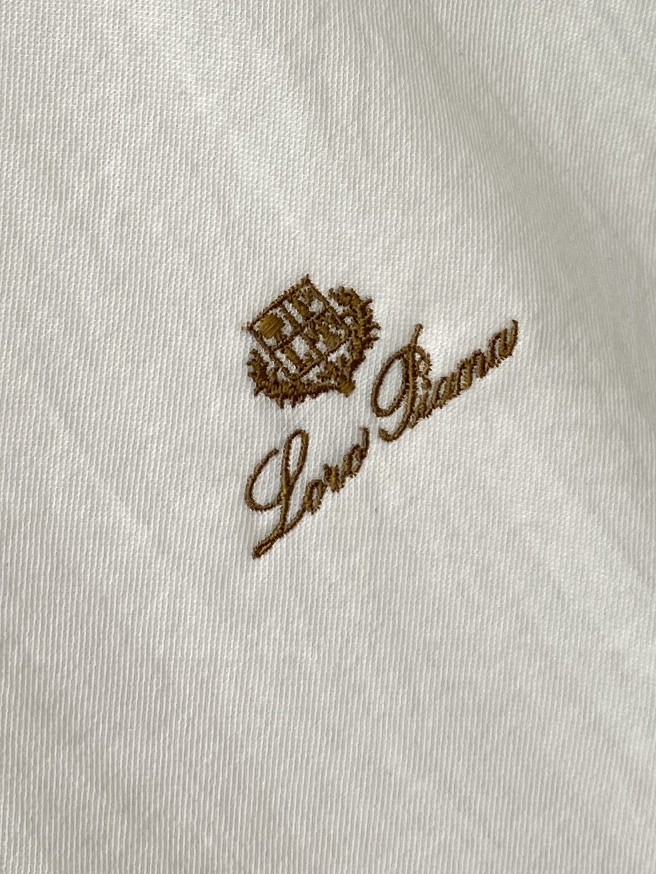 Loro Piana、2026新品短袖T恤，帅气时尚，胸前精致刺绣图案字母logo，简约百搭款。面料棉 