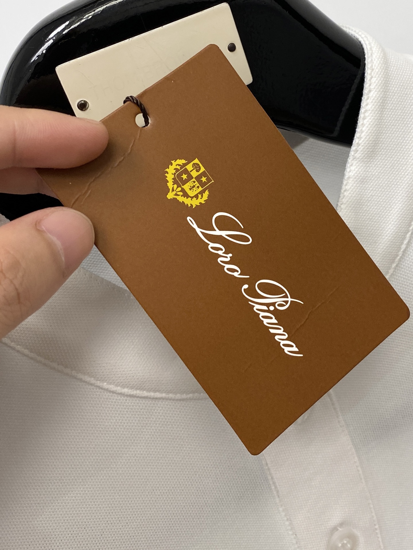 Loro Piana、2026新品短袖T恤，帅气时尚，胸前精致刺绣字母logo，简约百搭款。面料棉 不仅