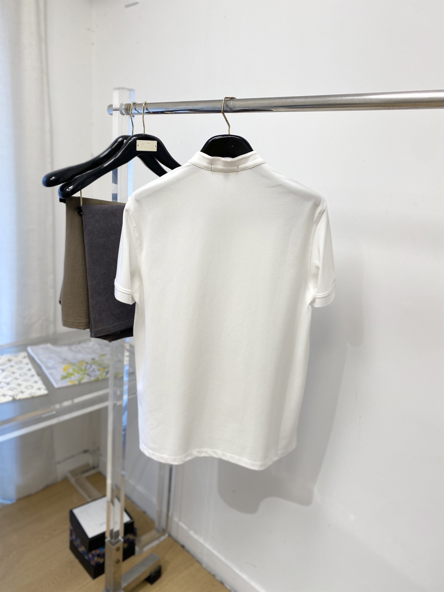 Loro Piana、2026新品短袖T恤，帅气时尚，胸前精致刺绣字母logo，简约百搭款。面料棉 不仅