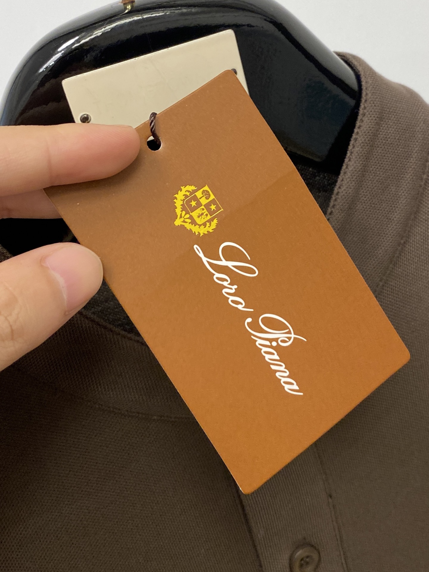 Loro Piana、2026新品短袖T恤，帅气时尚，胸前精致刺绣字母logo，简约百搭款。面料棉 不仅