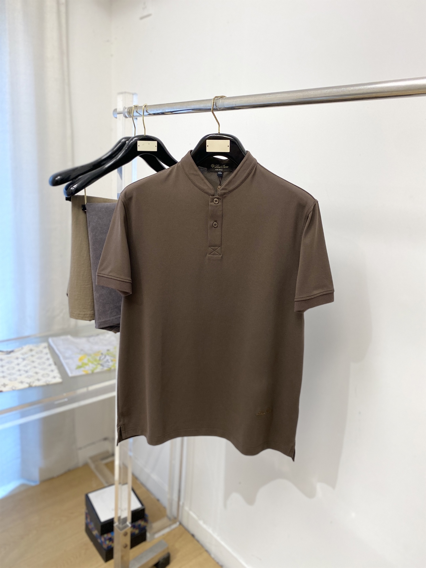 Loro Piana、2026新品短袖T恤，帅气时尚，胸前精致刺绣字母logo，简约百搭款。面料棉 不仅