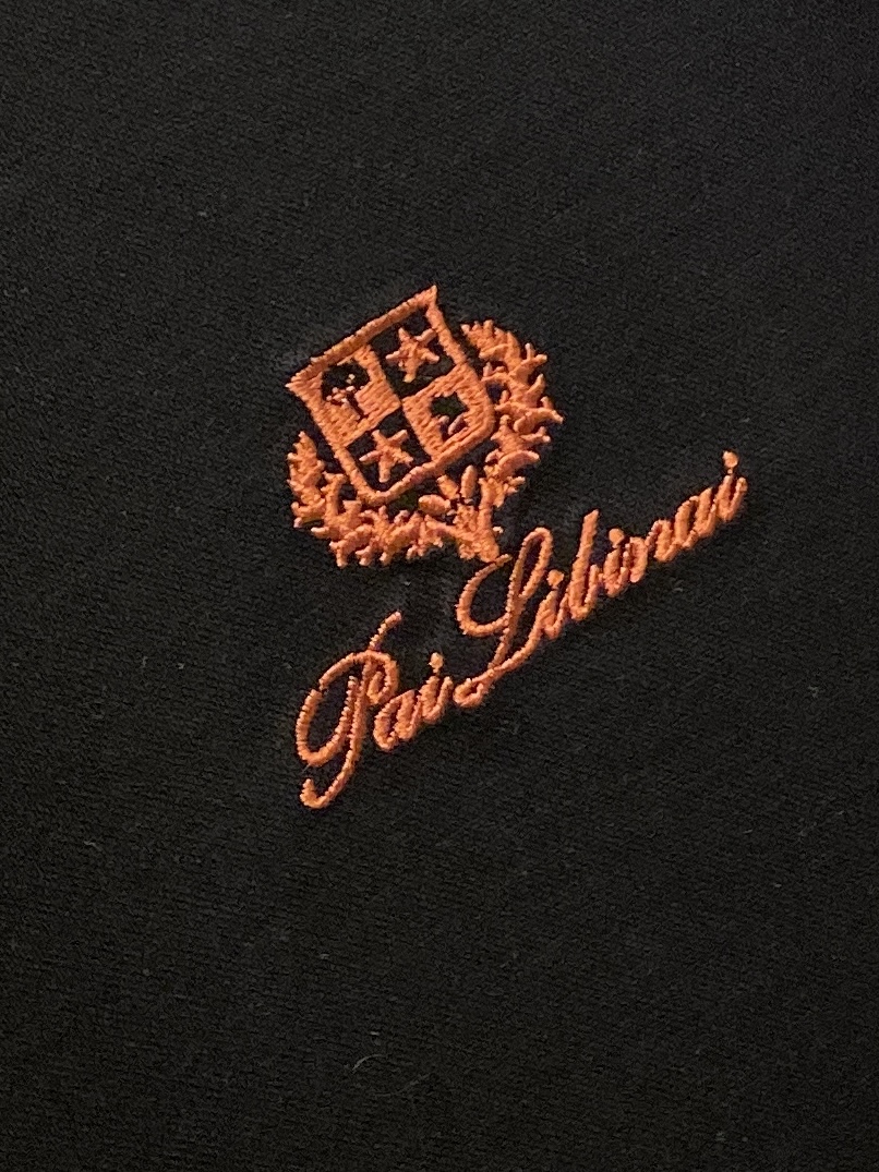 ￼ Loro Piana、2026新品短袖T恤，帅气时尚，胸前精致刺绣图案字母logo，简约百搭款。面料