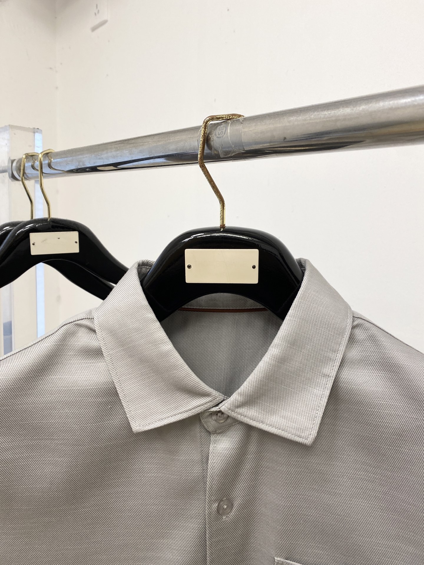 Loro Piana、2026新品衬衫，时尚帅气，简约百搭款，定制原版面料，不仅挺括，保持潮流的廓形，又