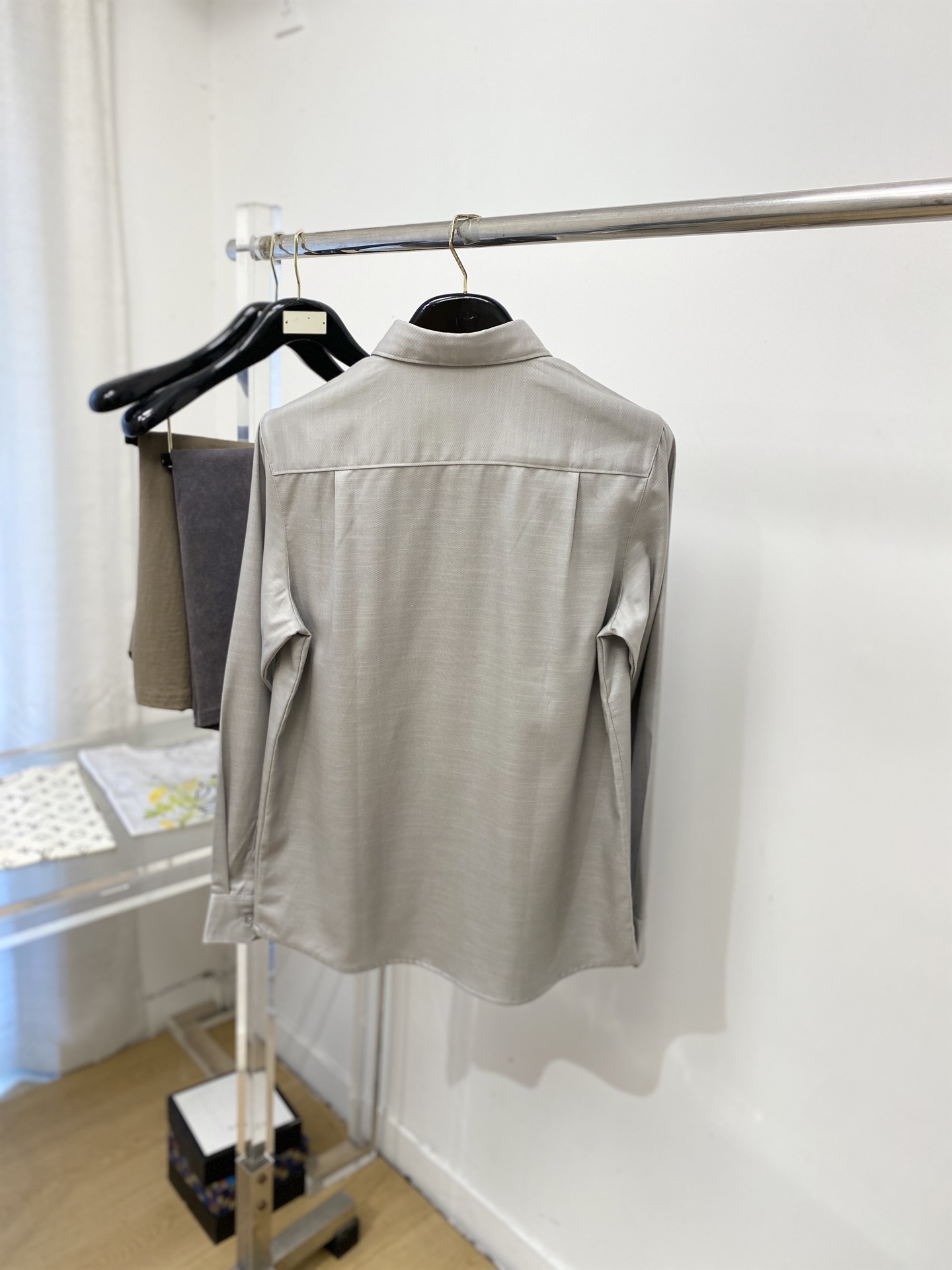 Loro Piana、2026新品衬衫，时尚帅气，简约百搭款，定制原版面料，不仅挺括，保持潮流的廓形，又