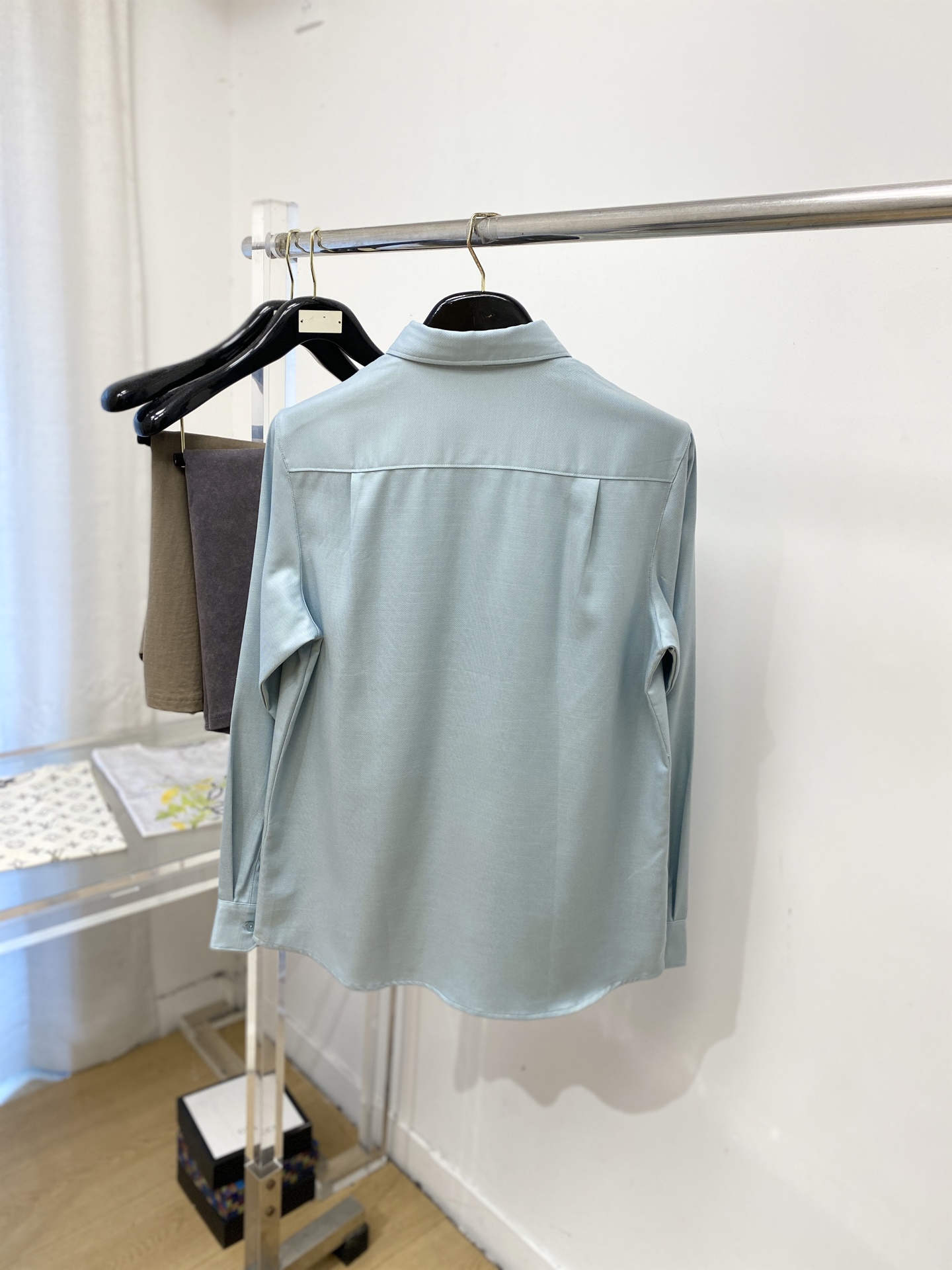 Loro Piana、2026新品衬衫，时尚帅气，简约百搭款，定制原版面料，不仅挺括，保持潮流的廓形，又