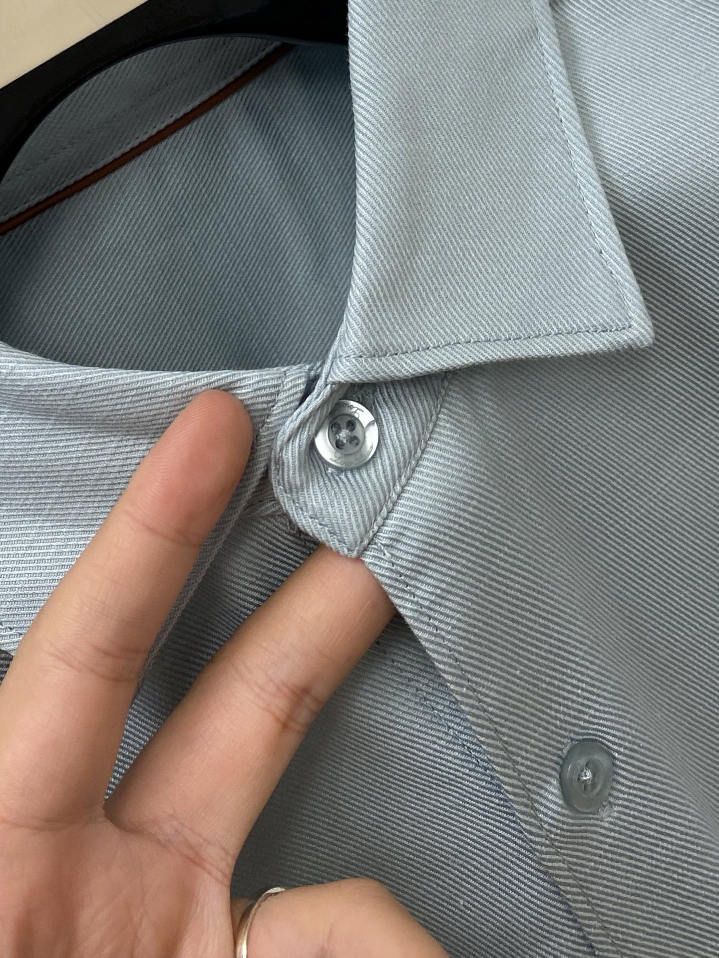 Loro Piana、2026新品衬衫，时尚帅气，简约百搭款，定制原版面料，不仅挺括，保持潮流的廓形，又