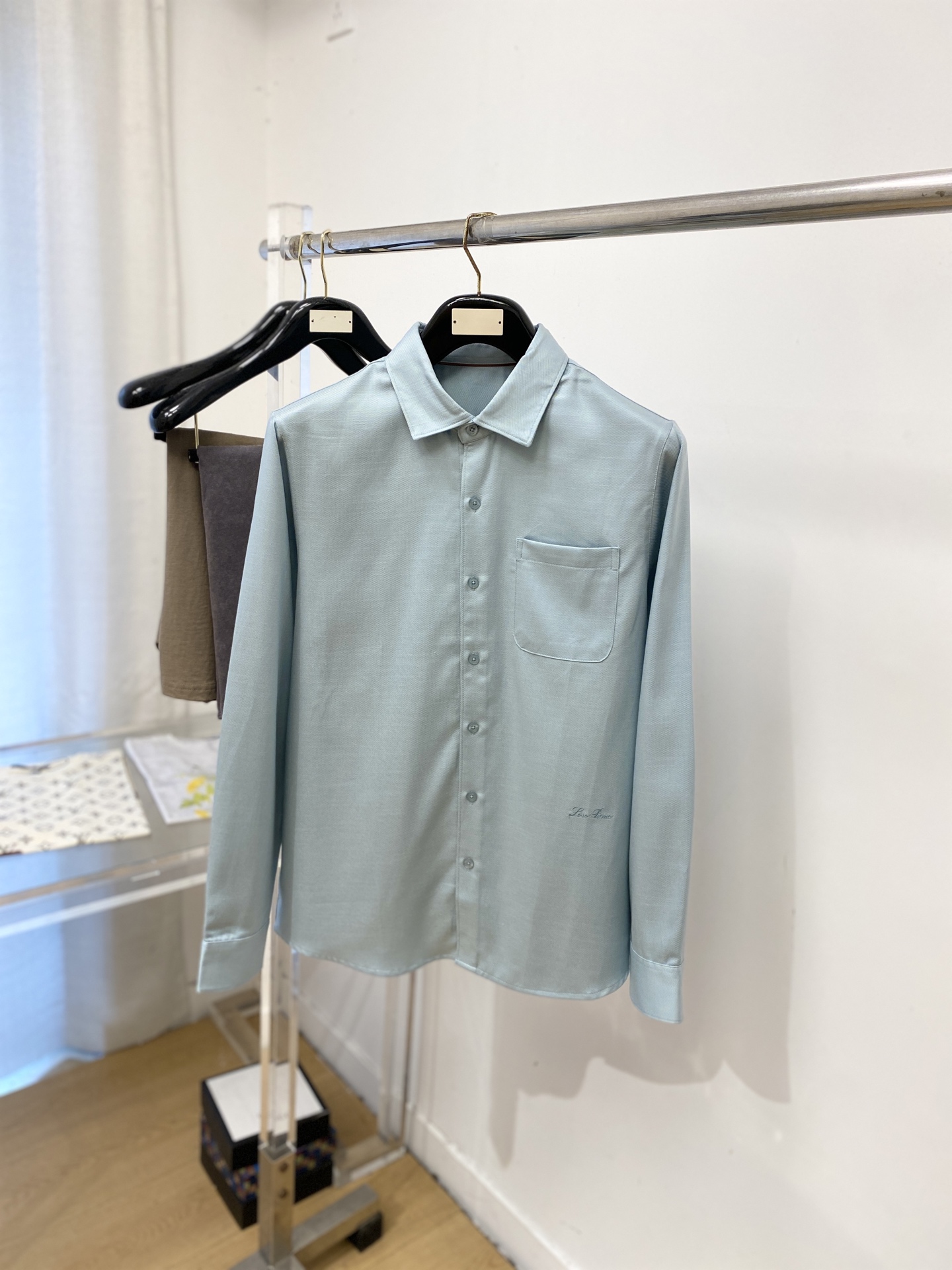 Loro Piana、2026新品衬衫，时尚帅气，简约百搭款，定制原版面料，不仅挺括，保持潮流的廓形，又