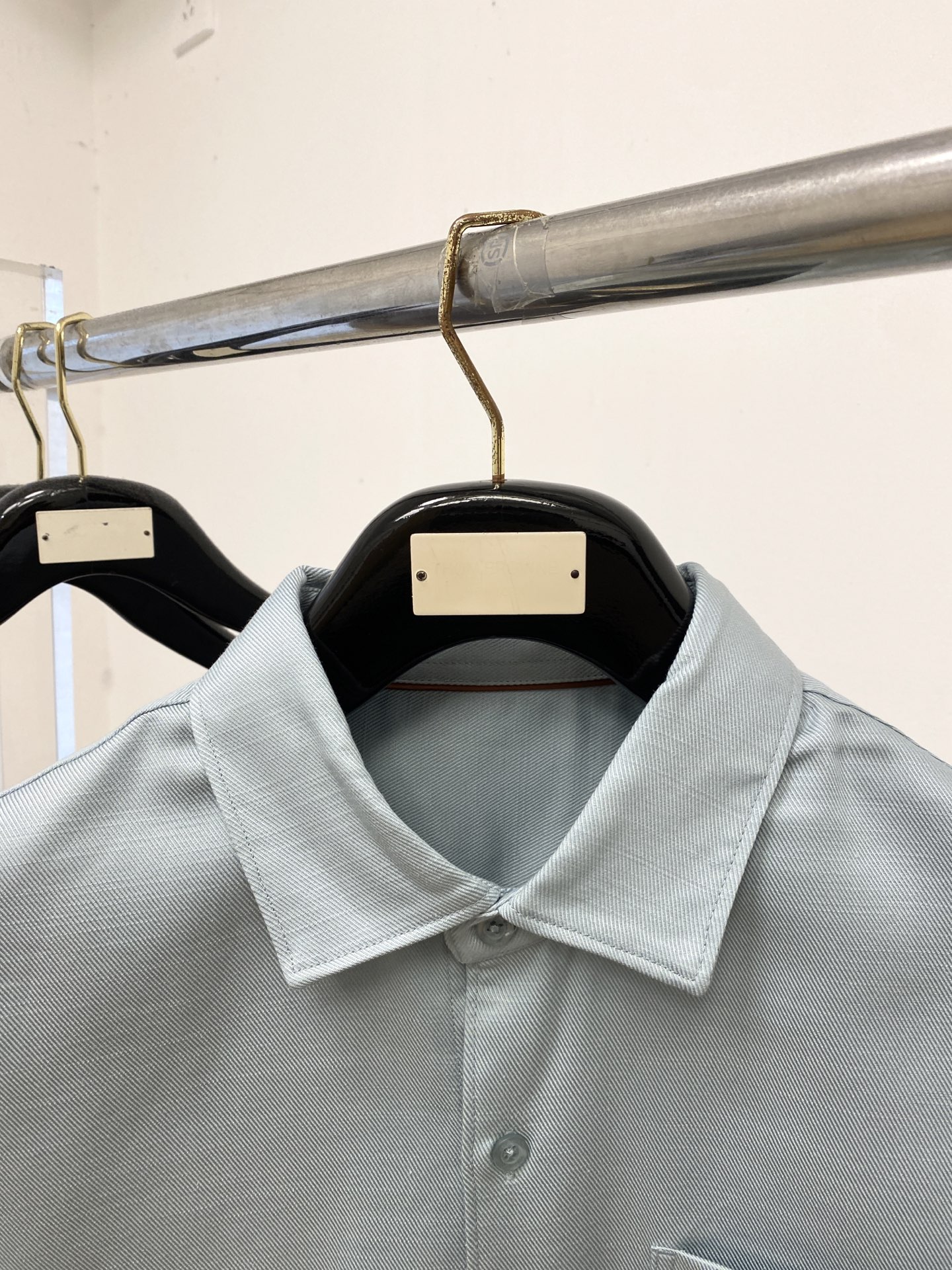 Loro Piana、2026新品衬衫，时尚帅气，简约百搭款，定制原版面料，不仅挺括，保持潮流的廓形，又