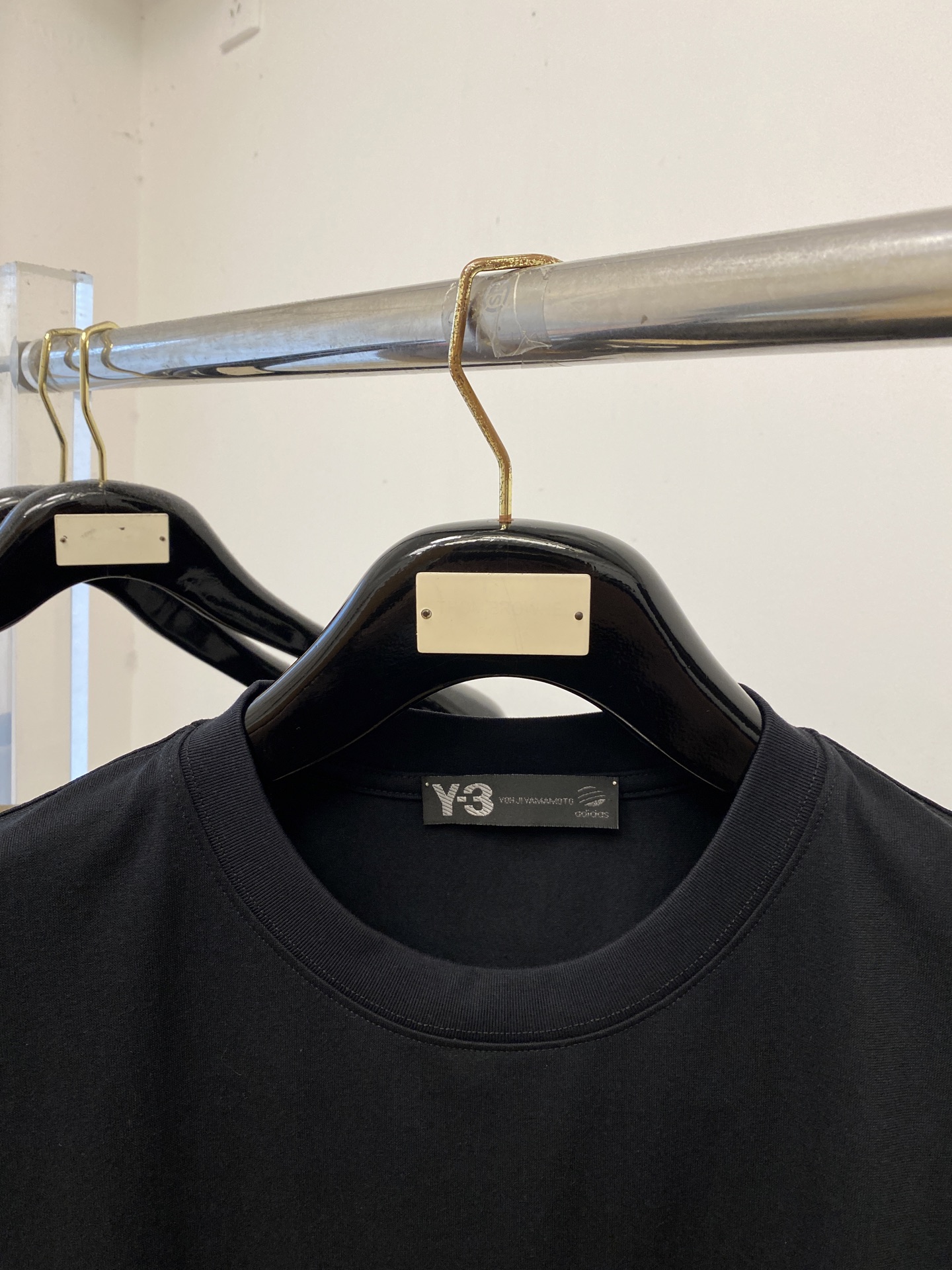 Y-3、2026新品短袖T恤，帅气时尚，胸前顶级印花字母logo，简约百搭款。面料棉 不仅挺括，保持潮流