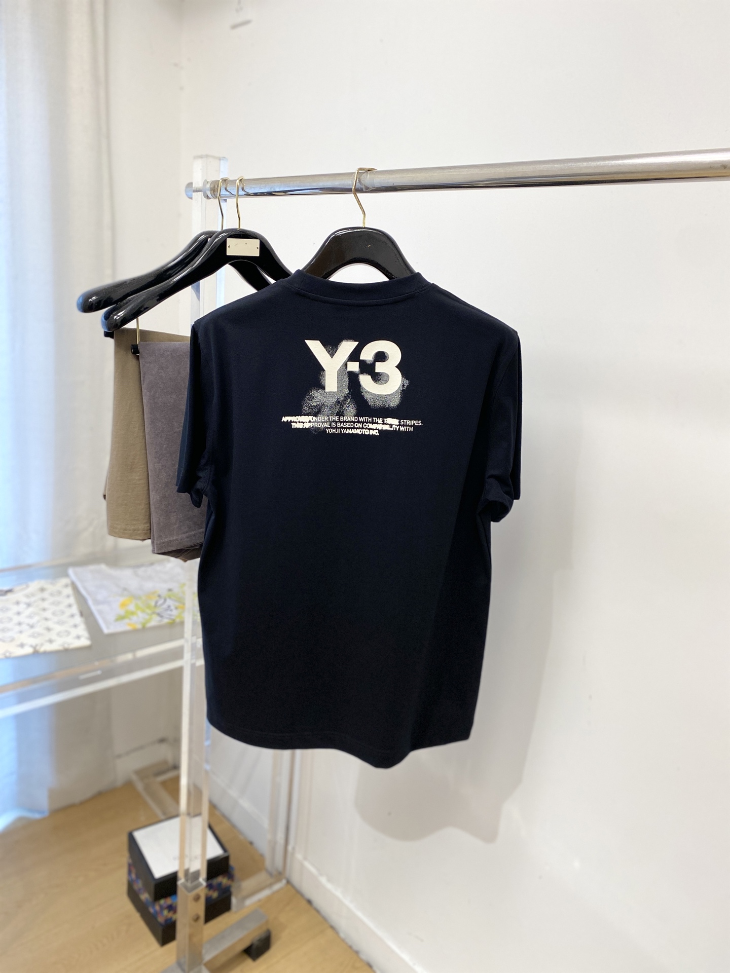 Y-3、2026新品短袖T恤，帅气时尚，胸前顶级印花字母logo，简约百搭款。面料棉 不仅挺括，保持潮流