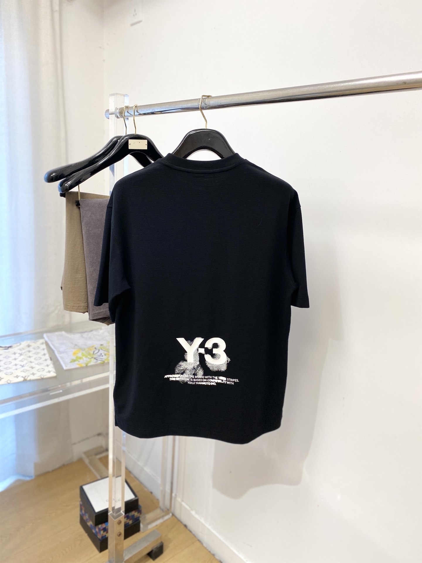 Y-3、2026新品短袖T恤，帅气时尚，衣下顶级印胶字母logo，简约百搭款。面料棉 不仅挺括，保持潮流