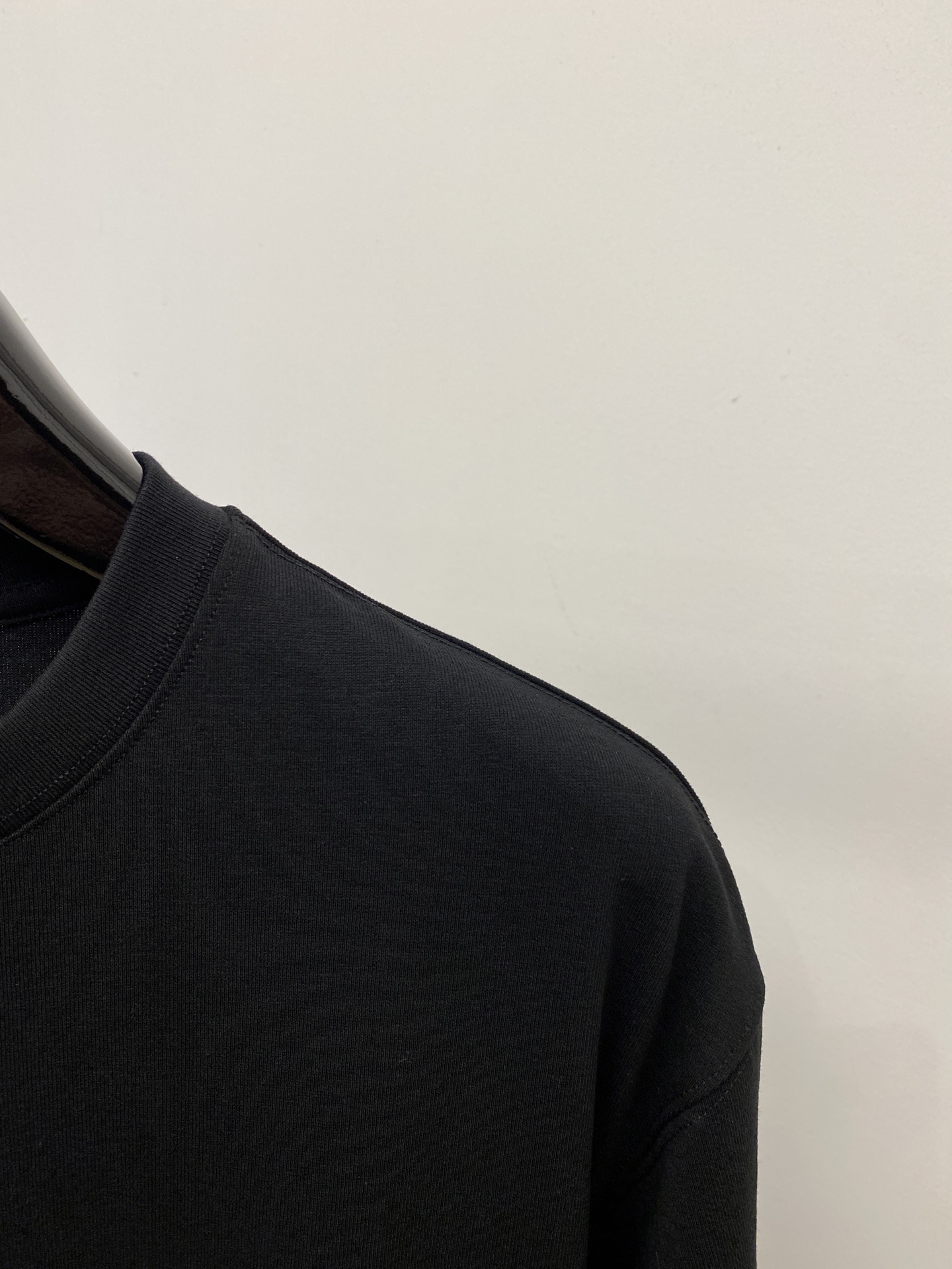 Y-3、2026新品短袖T恤，帅气时尚，衣下顶级印胶字母logo，简约百搭款。面料棉 不仅挺括，保持潮流