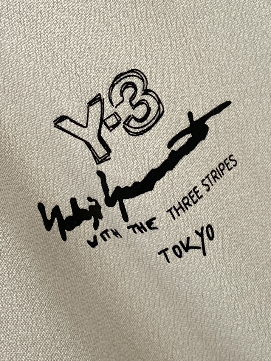 Y-3、2026新品短袖T恤，帅气时尚，胸前顶级印胶字母logo，简约百搭款。面料棉 不仅挺括，保持潮流
