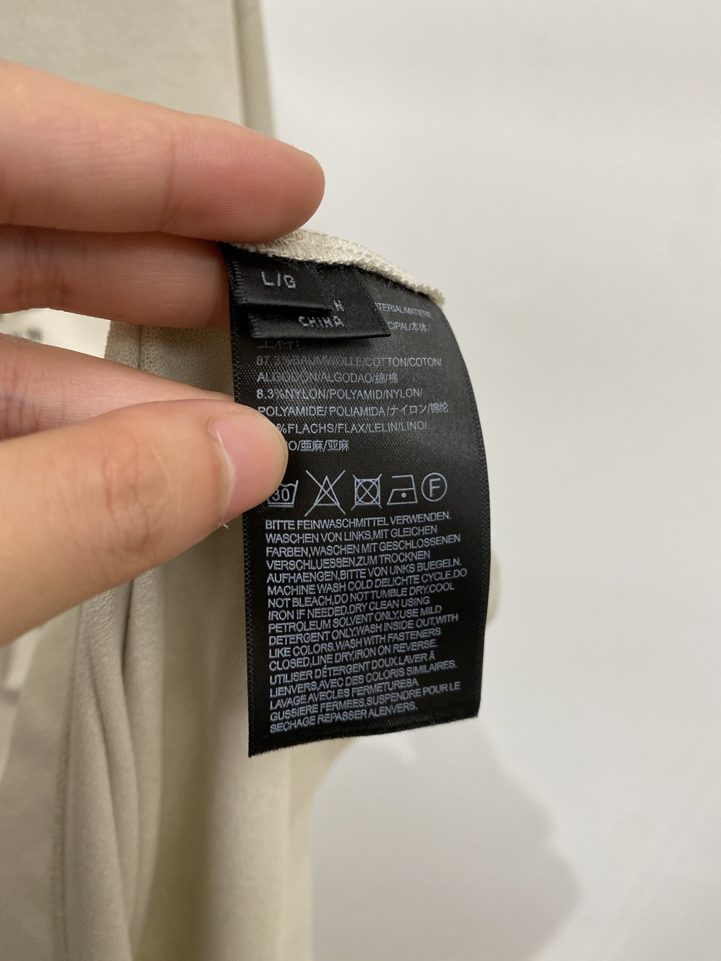 Y-3、2026新品短袖T恤，帅气时尚，胸前顶级印胶字母logo，简约百搭款。面料棉 不仅挺括，保持潮流