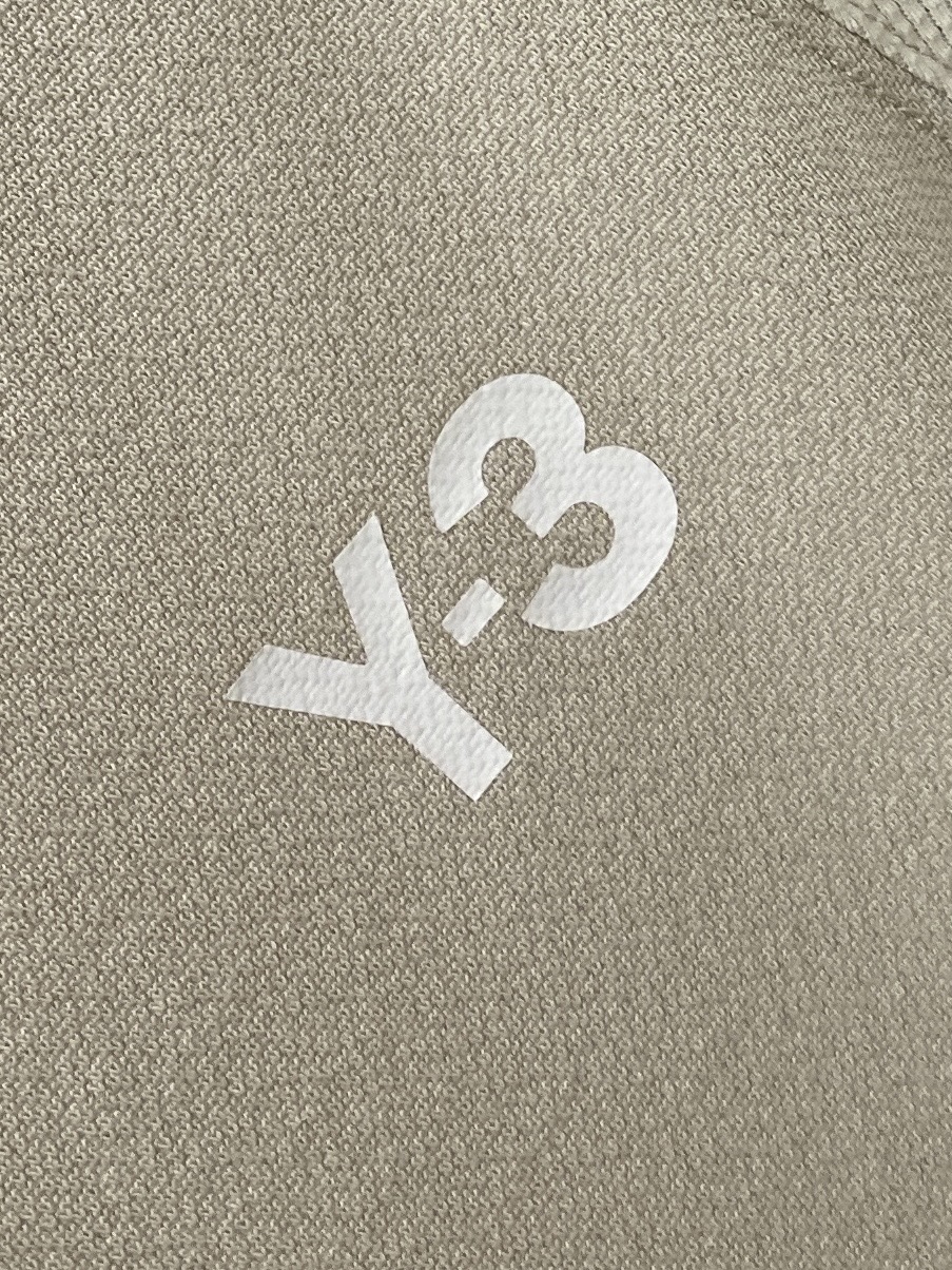 Y-3、2026新品短袖T恤，帅气时尚，胸前顶级印花字母logo，简约百搭款。面料棉 不仅挺括，保持潮流