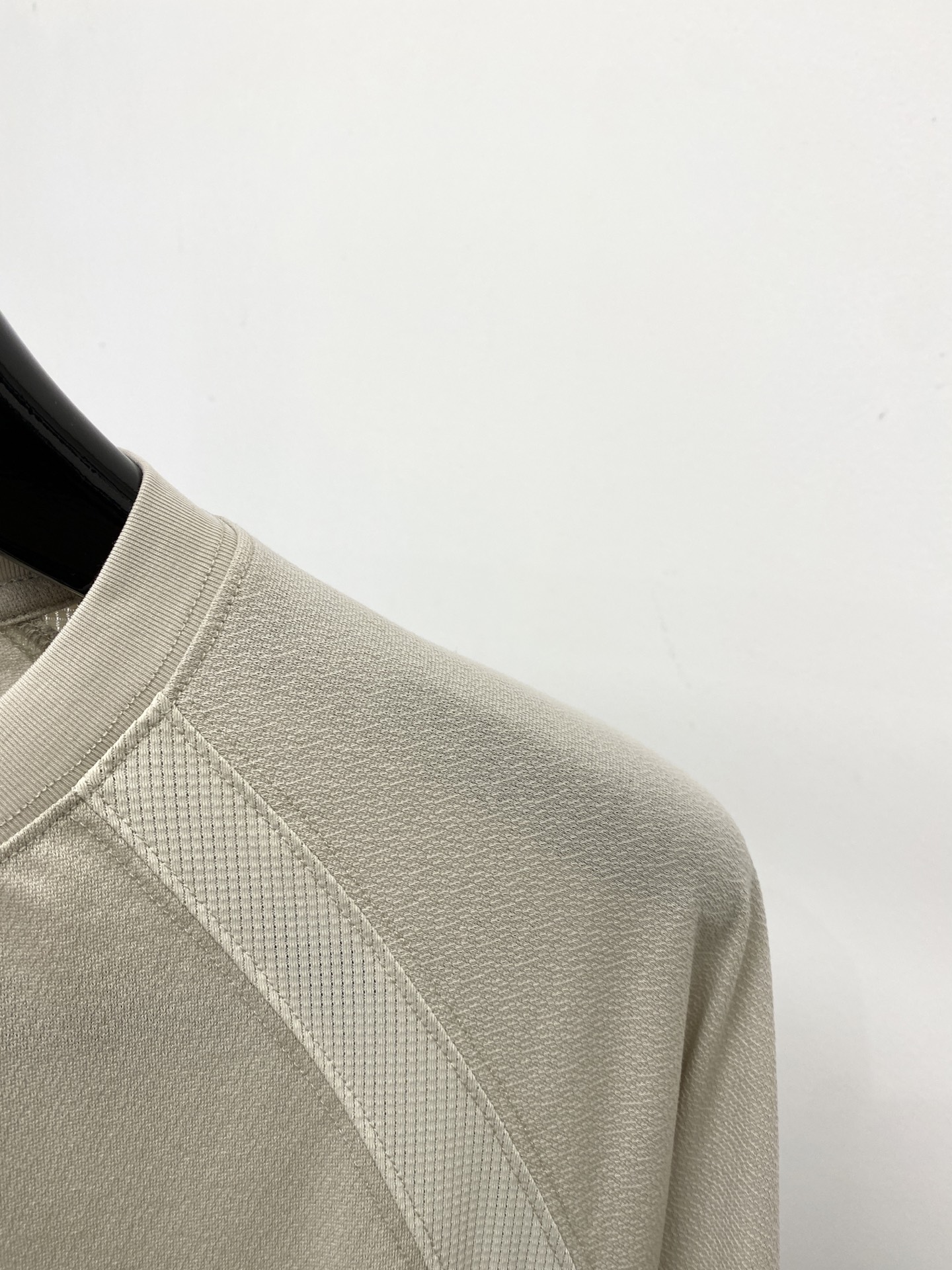 Y-3、2026新品短袖T恤，帅气时尚，胸前顶级印花字母logo，简约百搭款。面料棉 不仅挺括，保持潮流