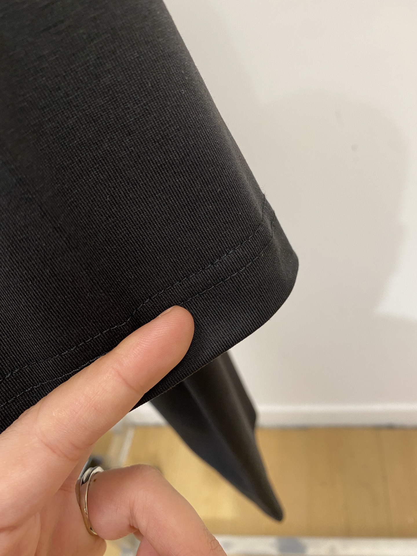 Loro Piana、2026新品短袖T恤，帅气时尚，胸前顶级印胶字母logo，简约百搭款。面料棉 不仅