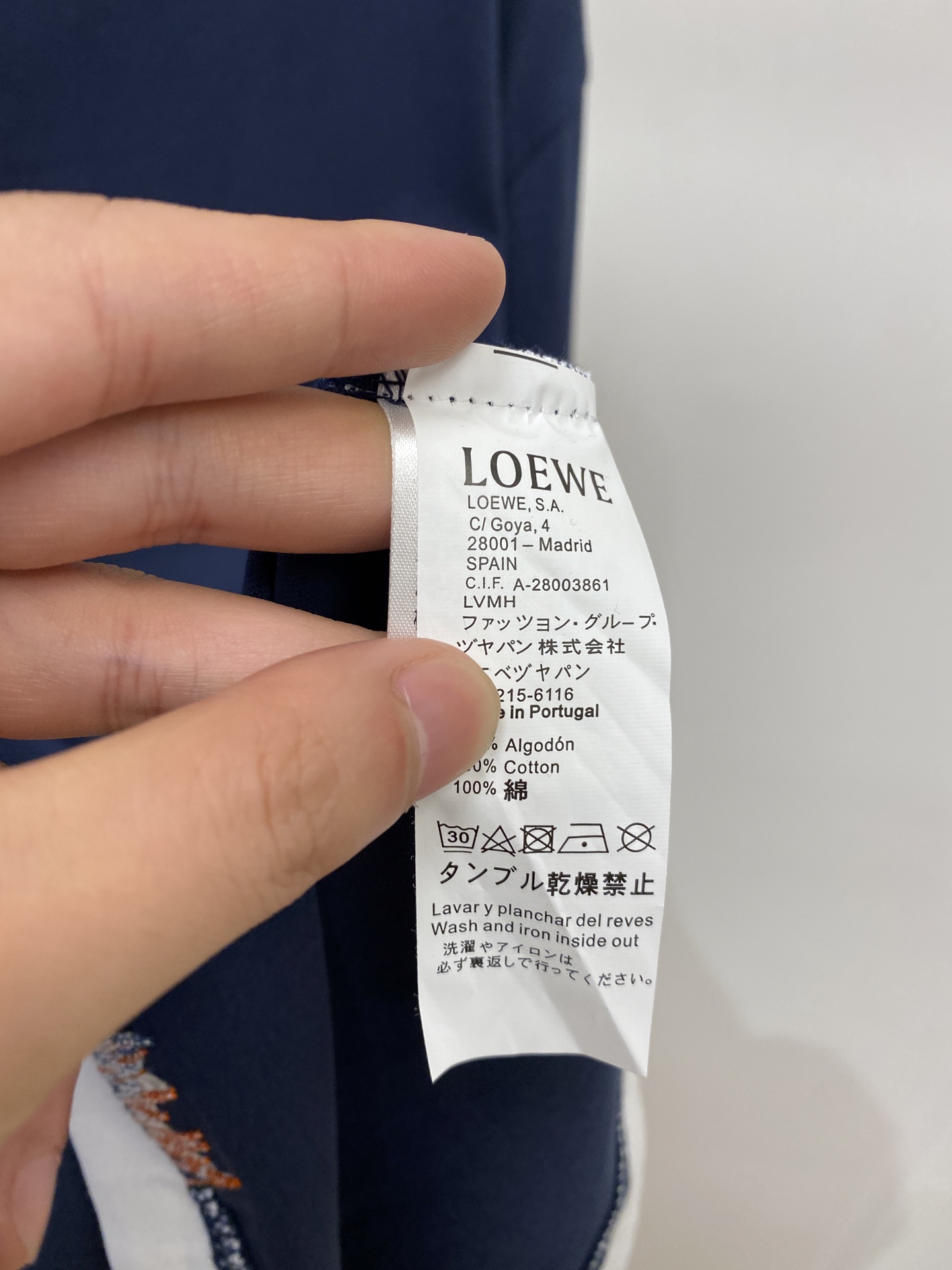 罗意威、2026新品短袖T恤，帅气时尚，衣下精致刺绣图案logo，简约百搭款。面料棉 不仅挺括，保持潮流