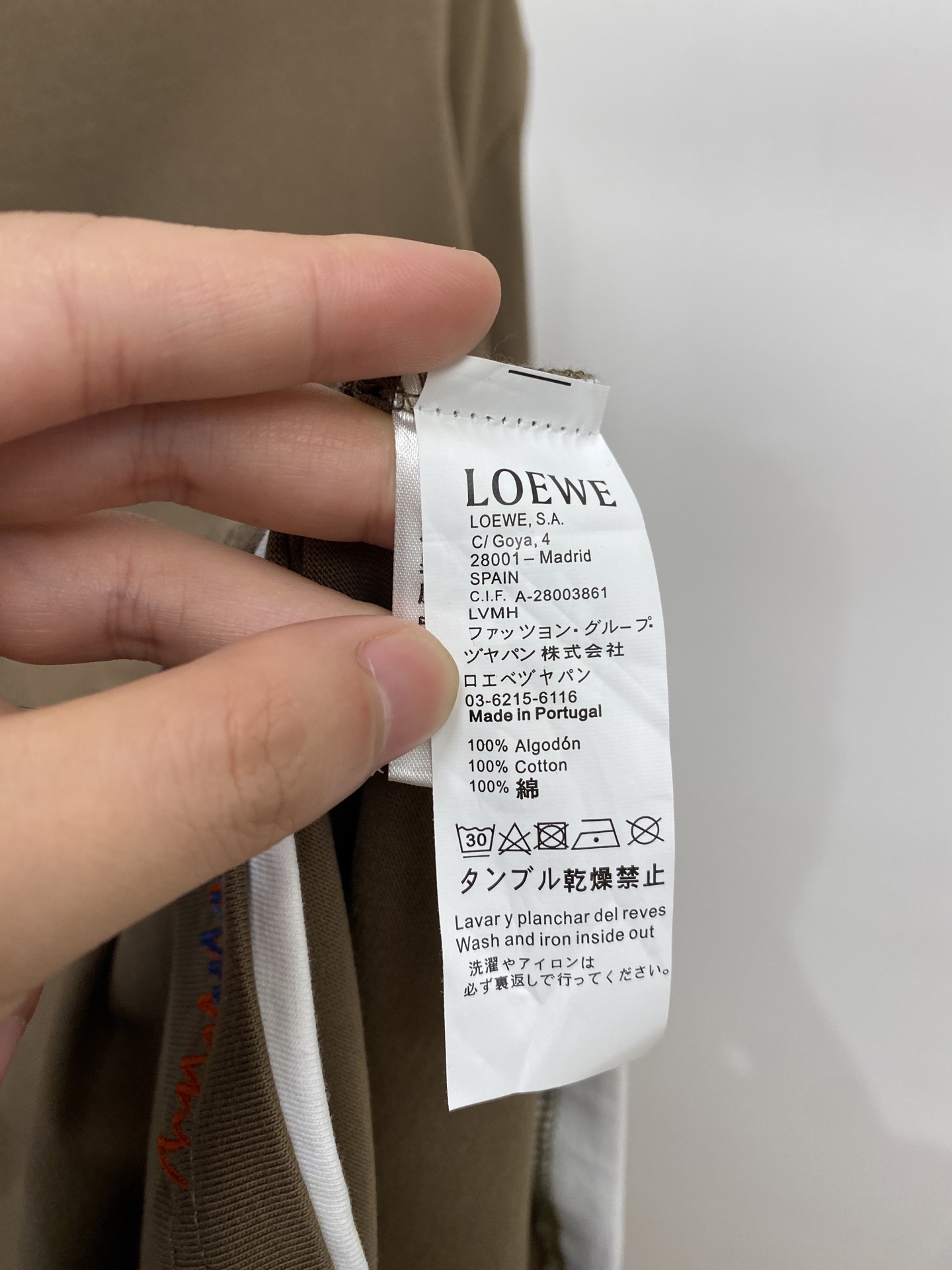罗意威、2026新品短袖T恤，帅气时尚，衣下精致刺绣图案logo，简约百搭款。面料棉 不仅挺括，保持潮流