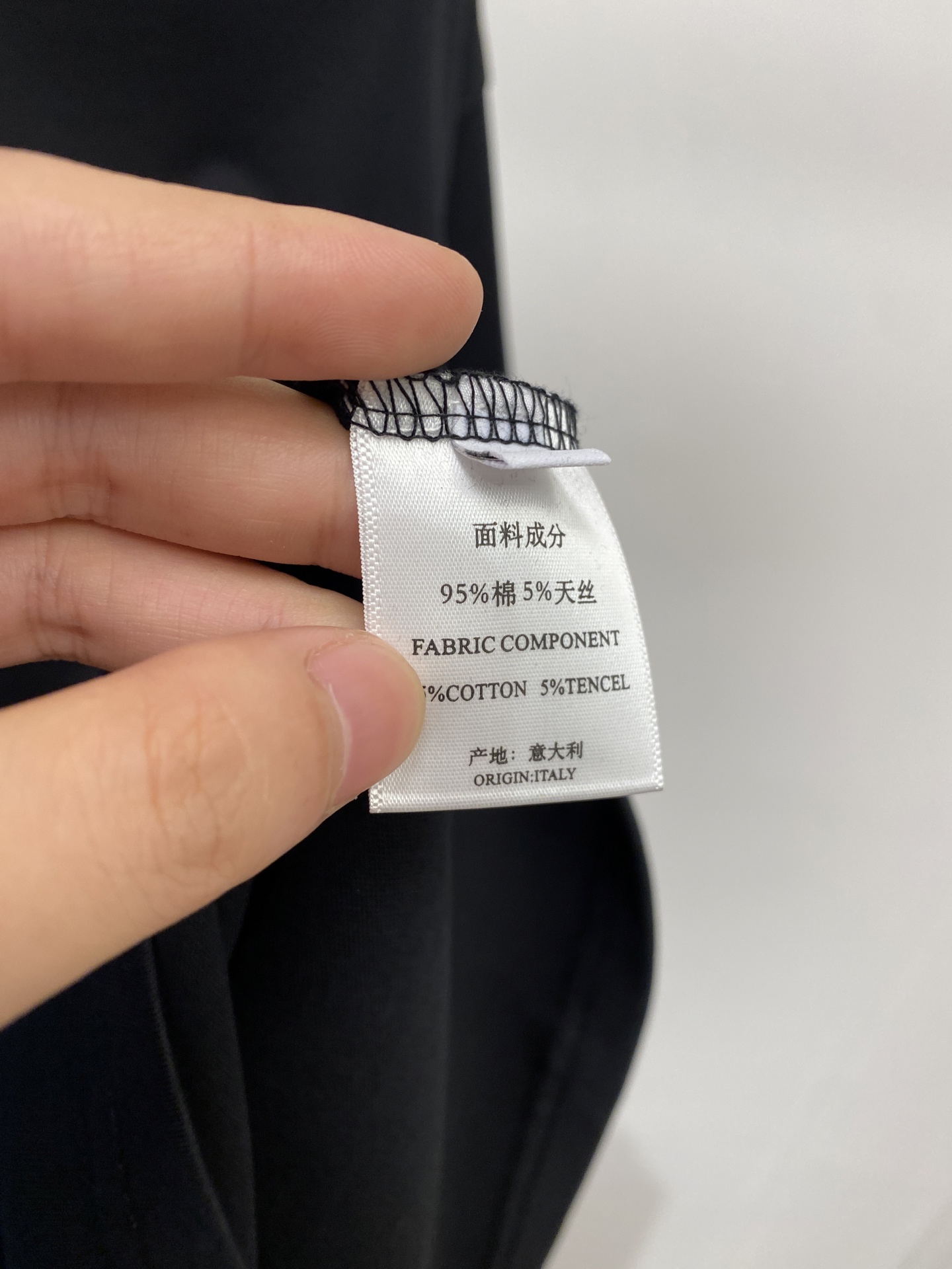 始祖鸟、2026新品短袖T恤，帅气时尚，简约百搭款。胸前顶级印胶图案字母logo，面料棉 不仅挺括，保持