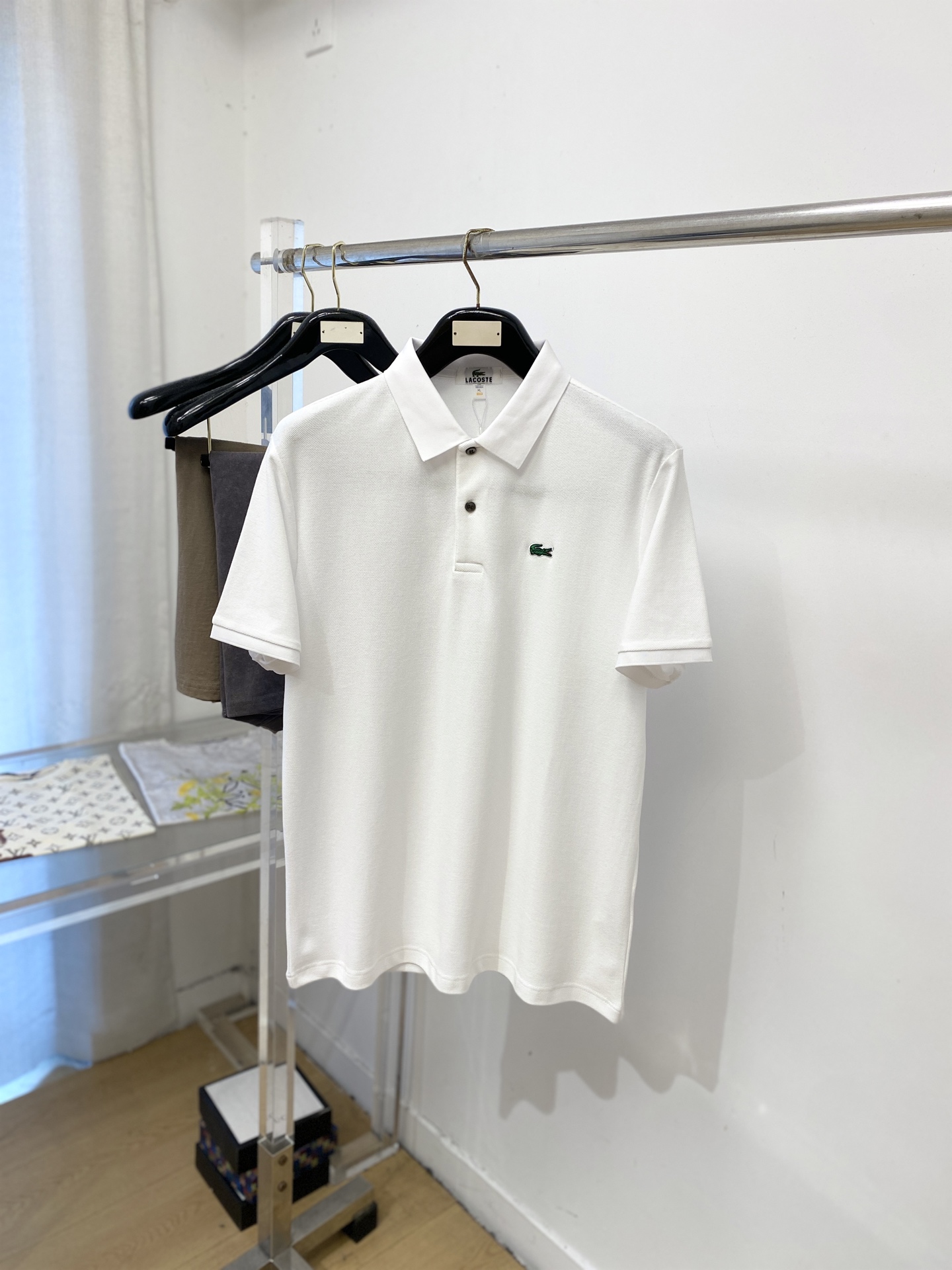 LACOSTE 时尚潮牌、2026新品短袖T恤，帅气时尚，胸前精致刺绣图案logo，简约百搭款。面料棉 