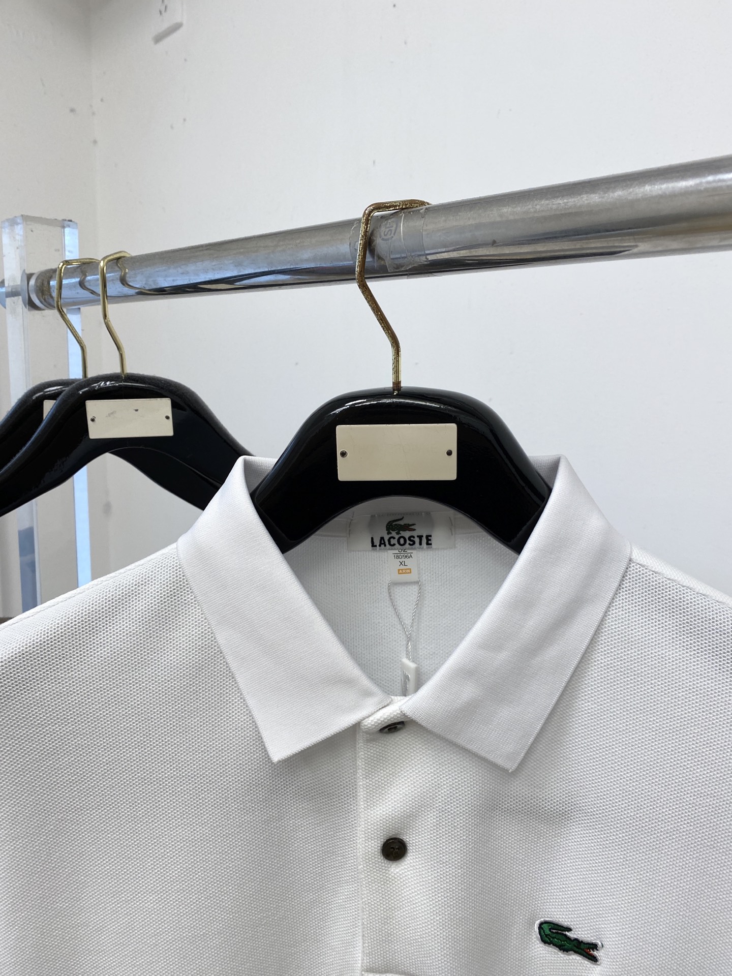 LACOSTE 时尚潮牌、2026新品短袖T恤，帅气时尚，胸前精致刺绣图案logo，简约百搭款。面料棉 